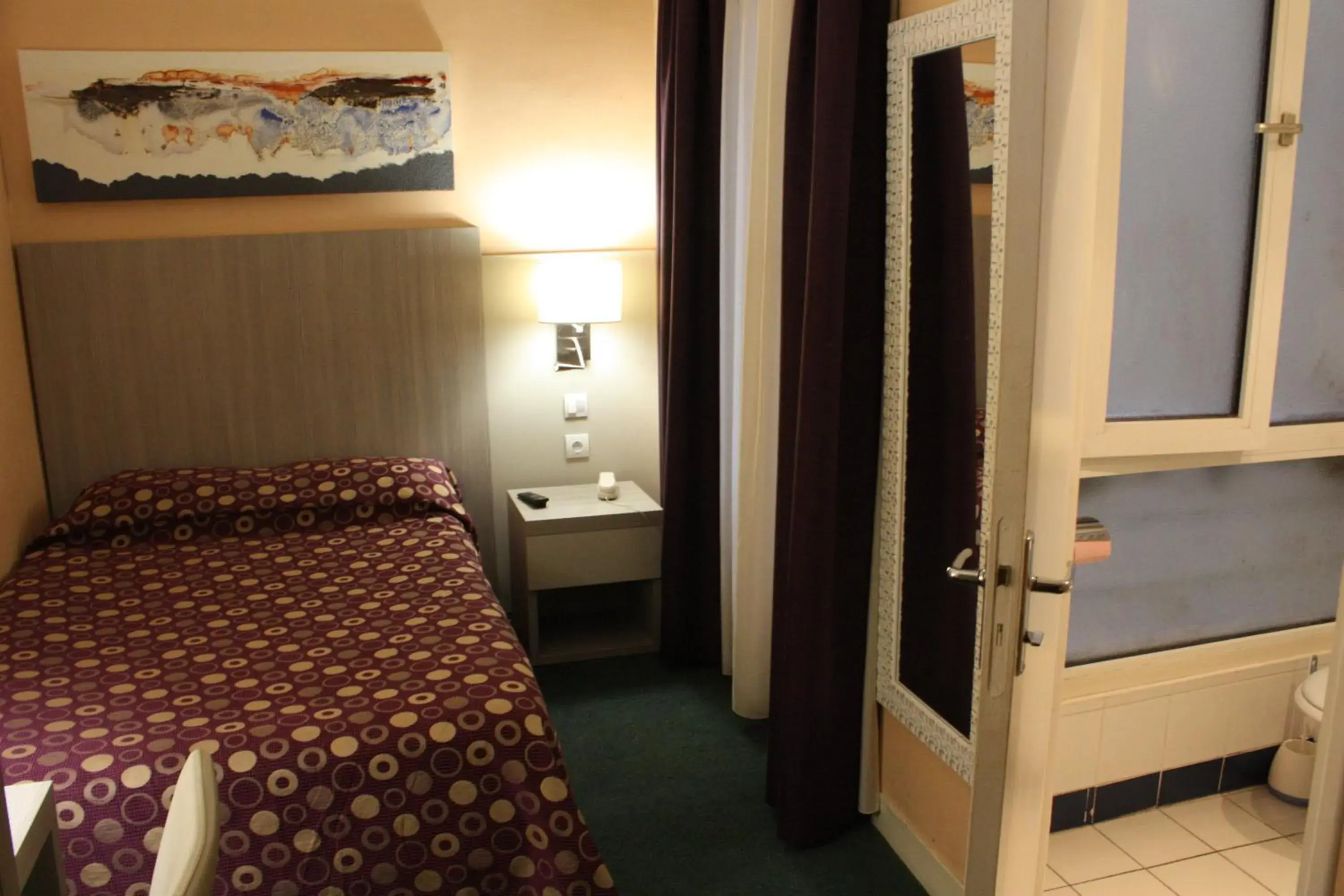 Bed in Hotel Excelsior Republique