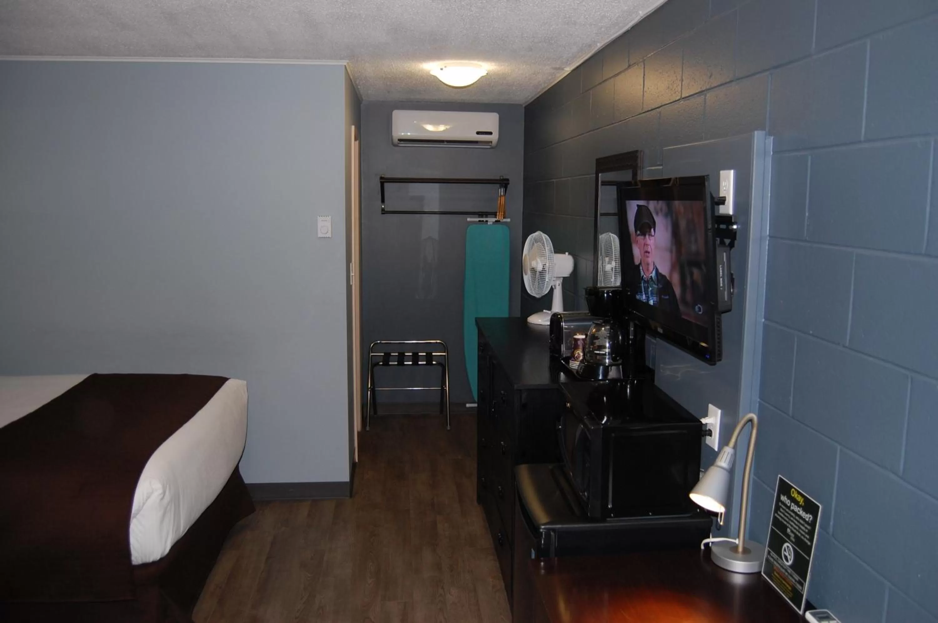 Bedroom, Bed in Rest Inn