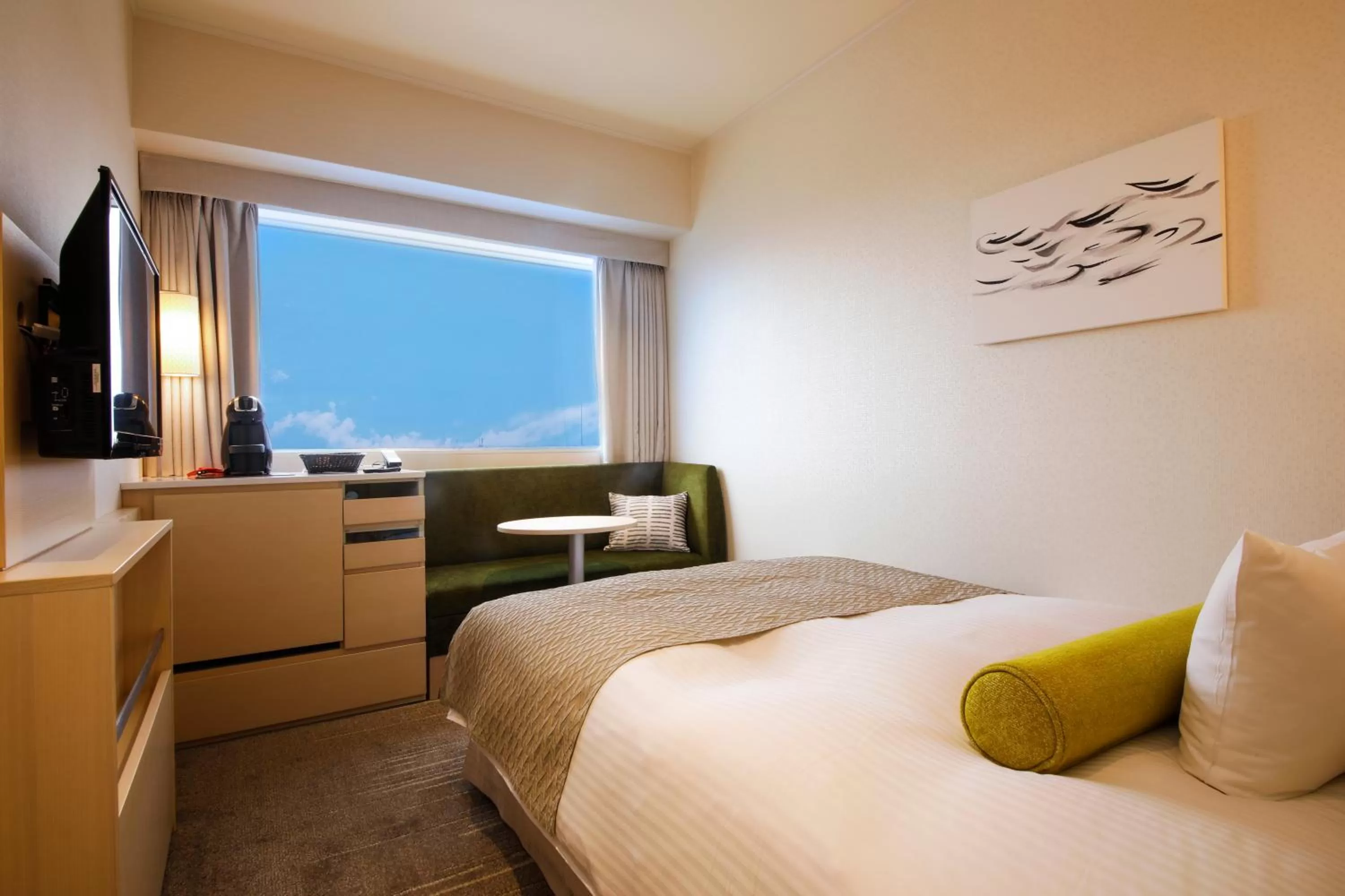 Photo of the whole room, Bed in Hotel Nikko Himeji