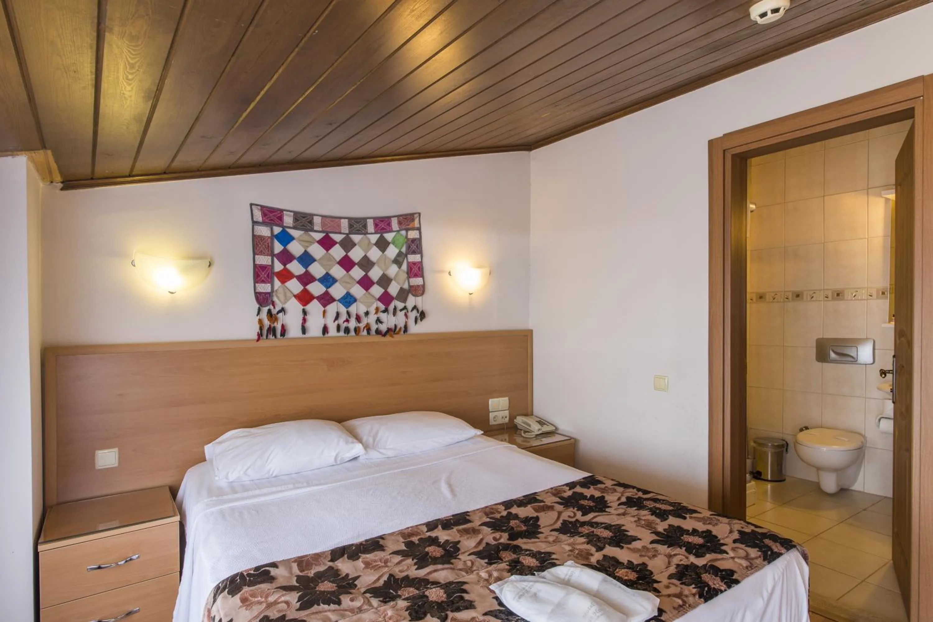 Photo of the whole room, Bed in Deniz Houses