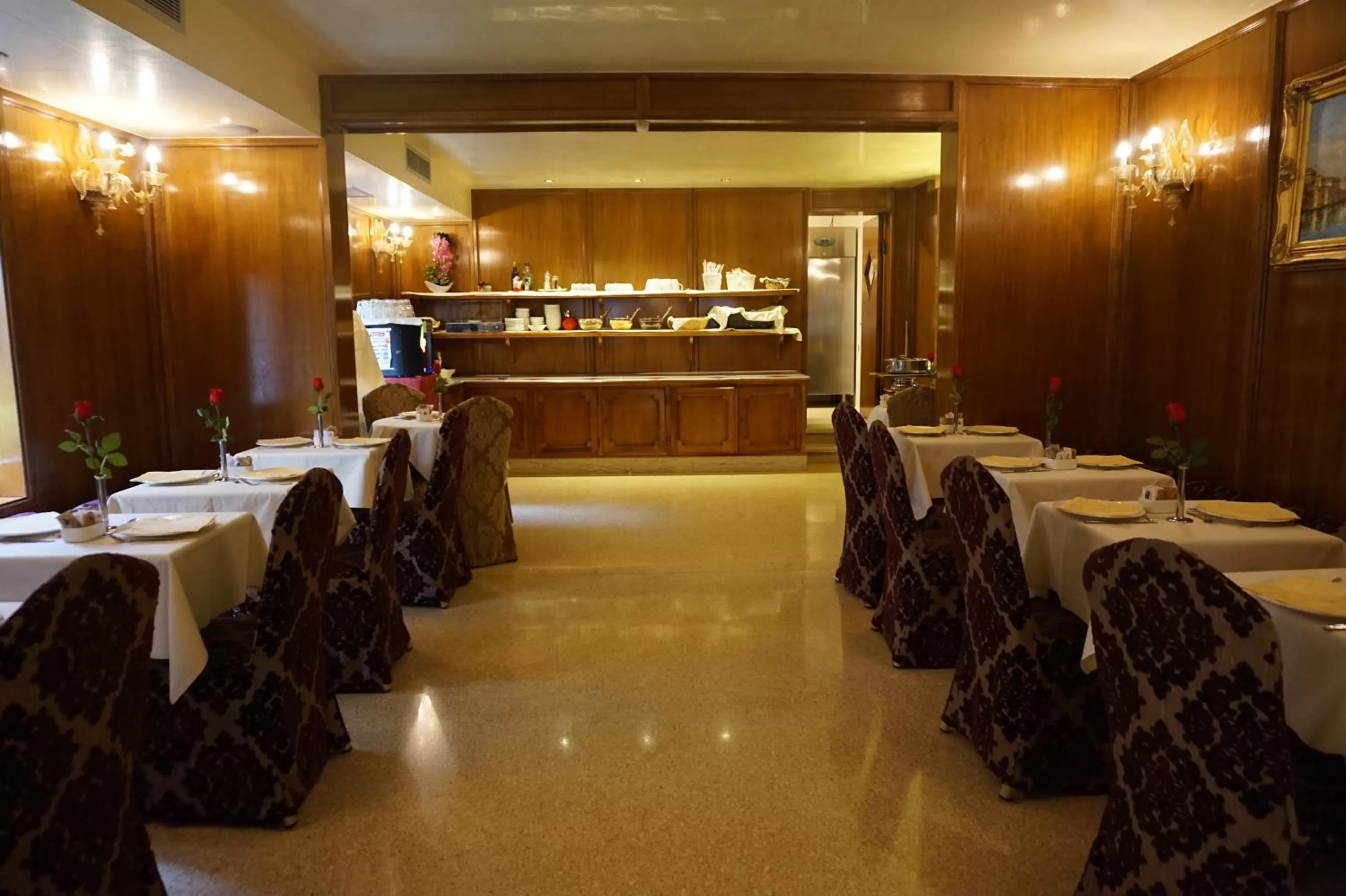 Restaurant/places to eat in Pesaro Palace