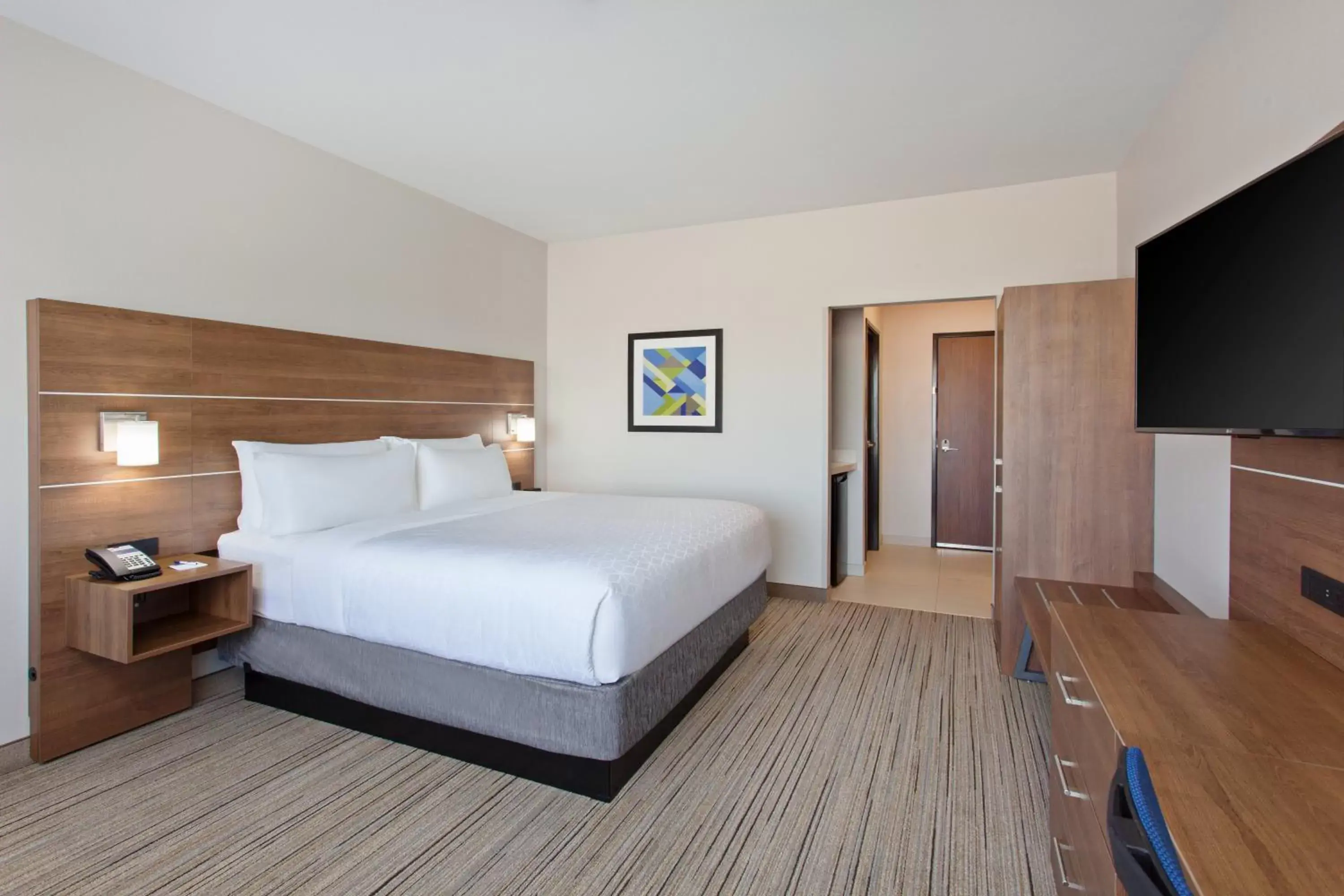 Photo of the whole room, Bed in Holiday Inn Express & Suites - Moses Lake, an IHG Hotel