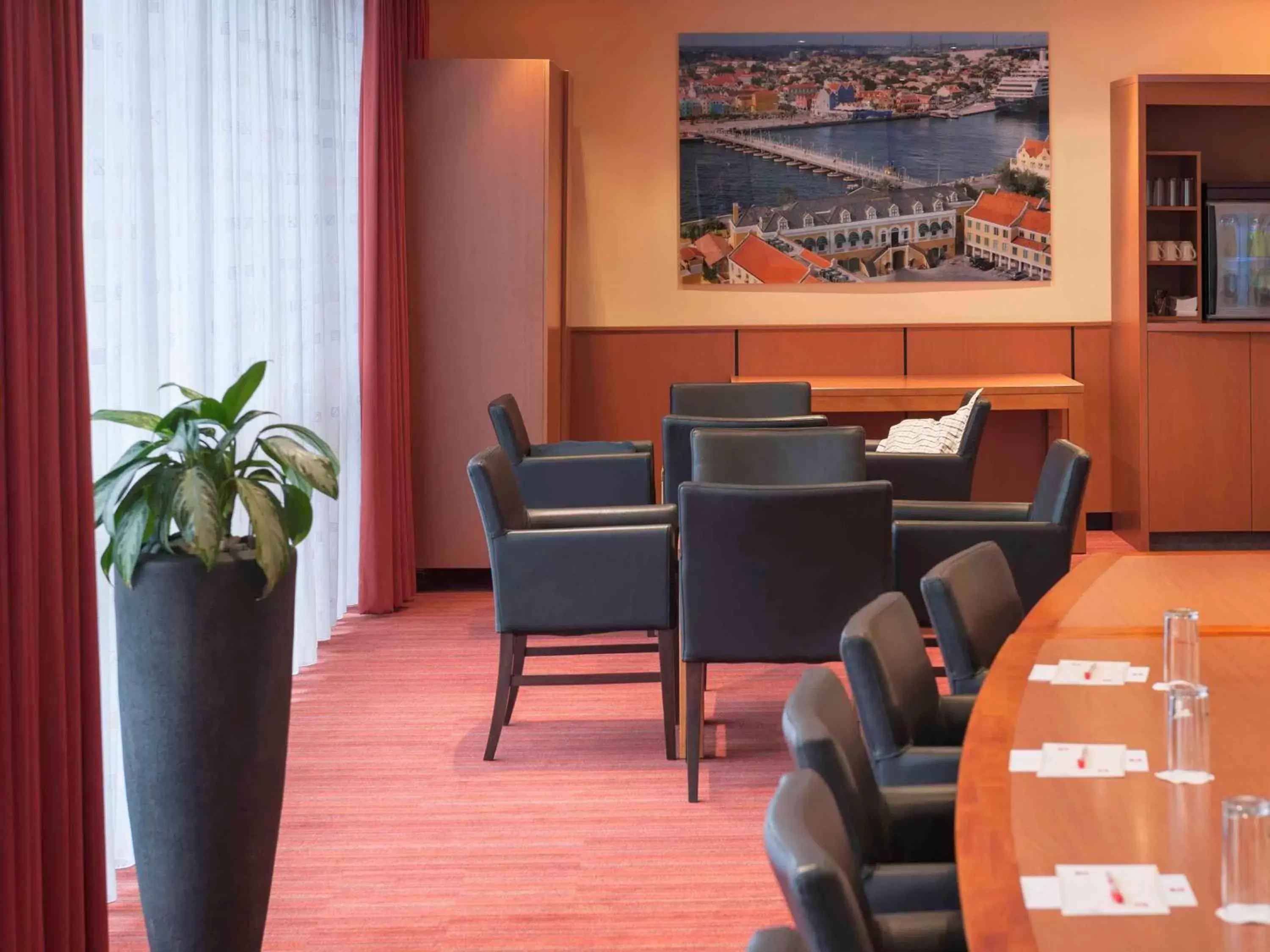 On site, Restaurant/Places to Eat in Ibis Schiphol Amsterdam Airport