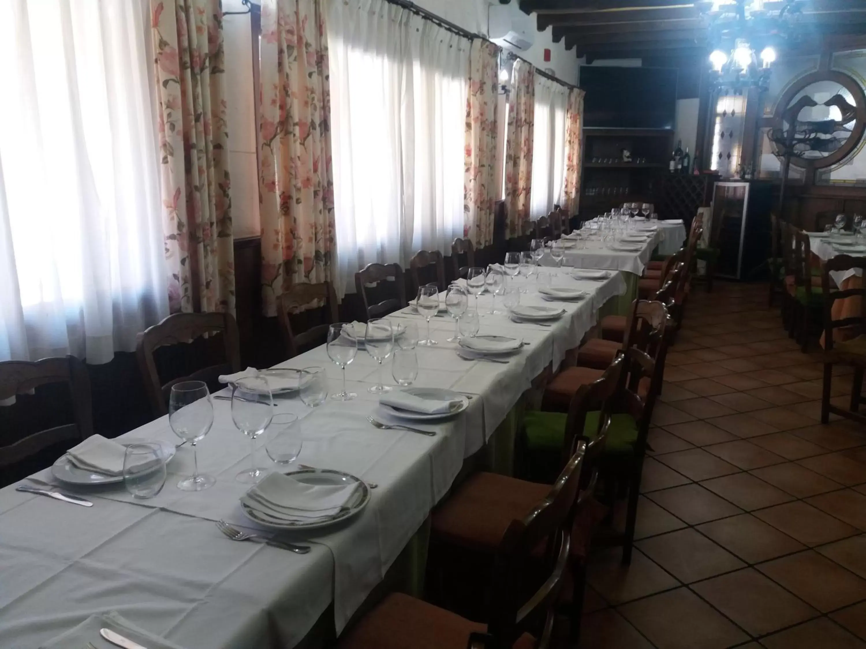 Restaurant/Places to Eat in Hostal Los Galgos