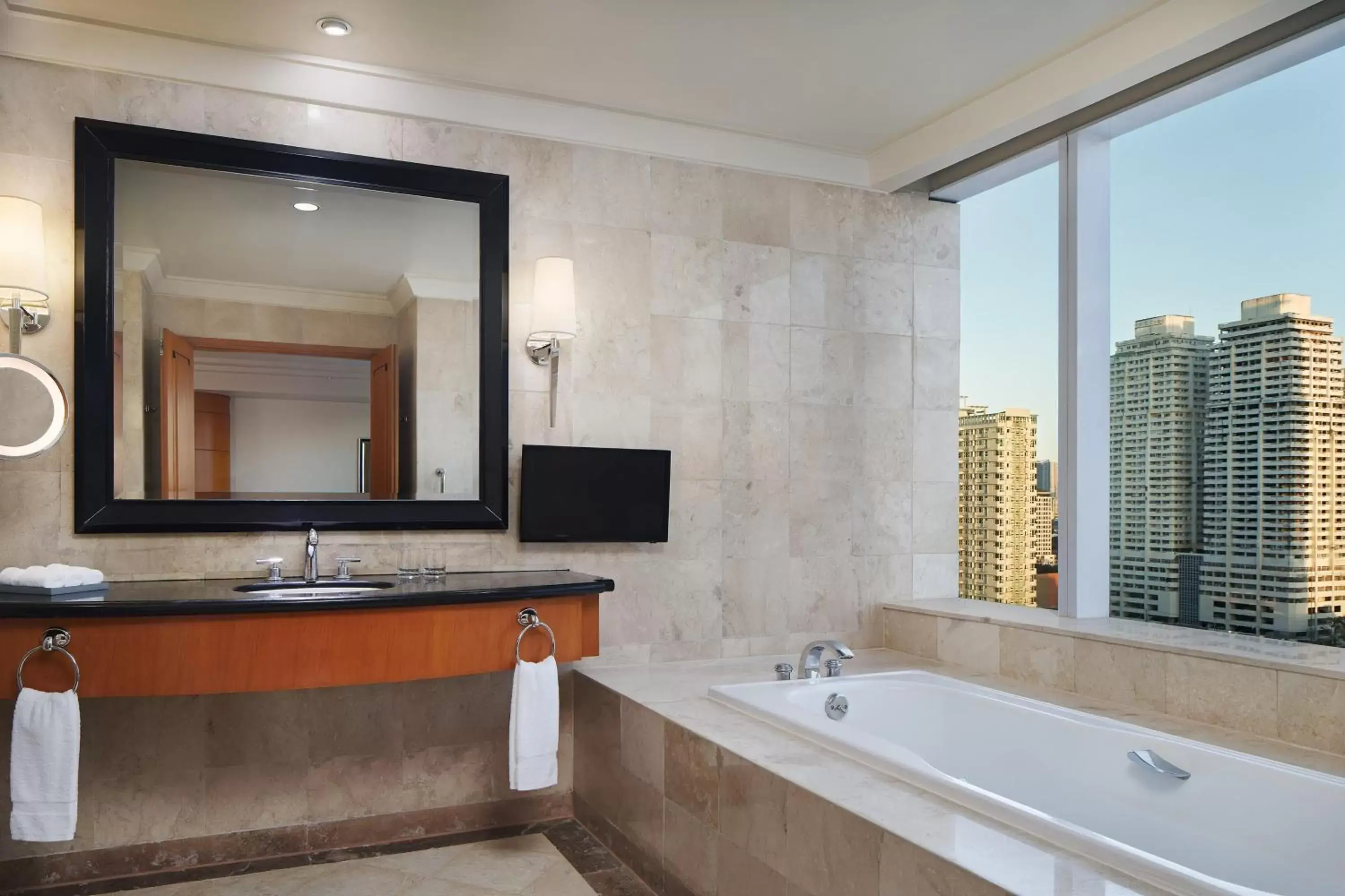 Bathroom in Sheraton Manila Bay