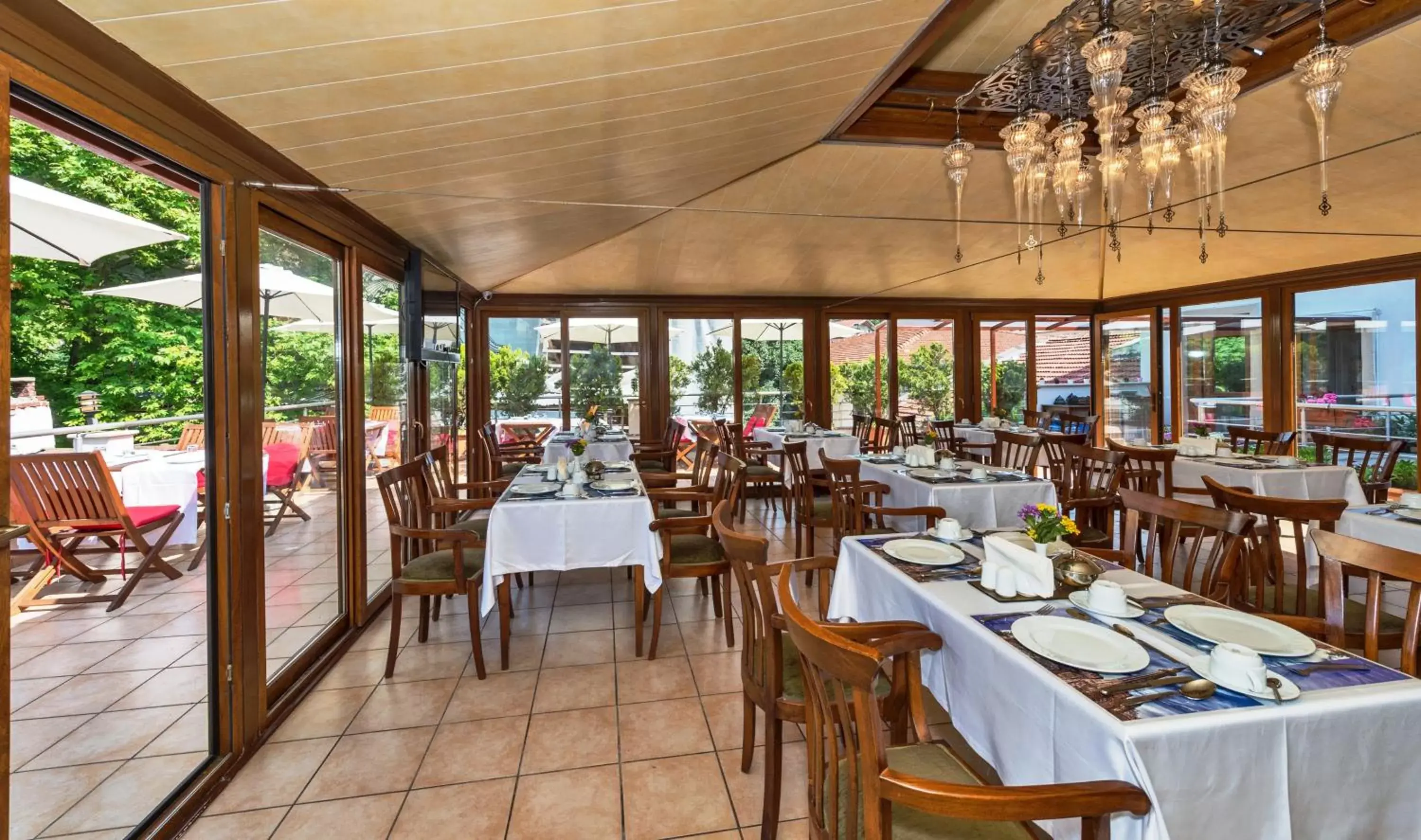 Restaurant/Places to Eat in Zeynep Sultan Hotel