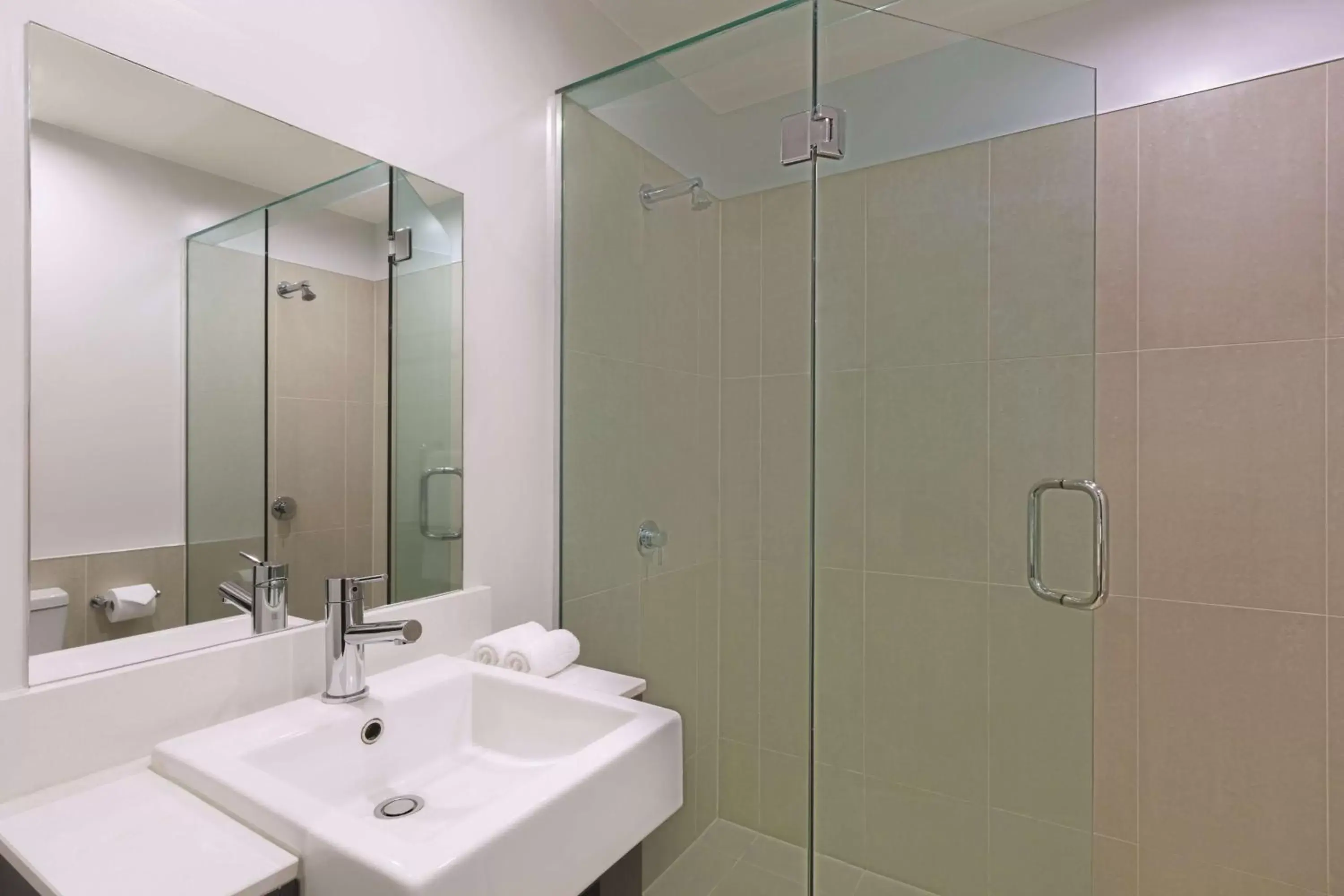 Bathroom in Adina Apartment Hotel Auckland Britomart