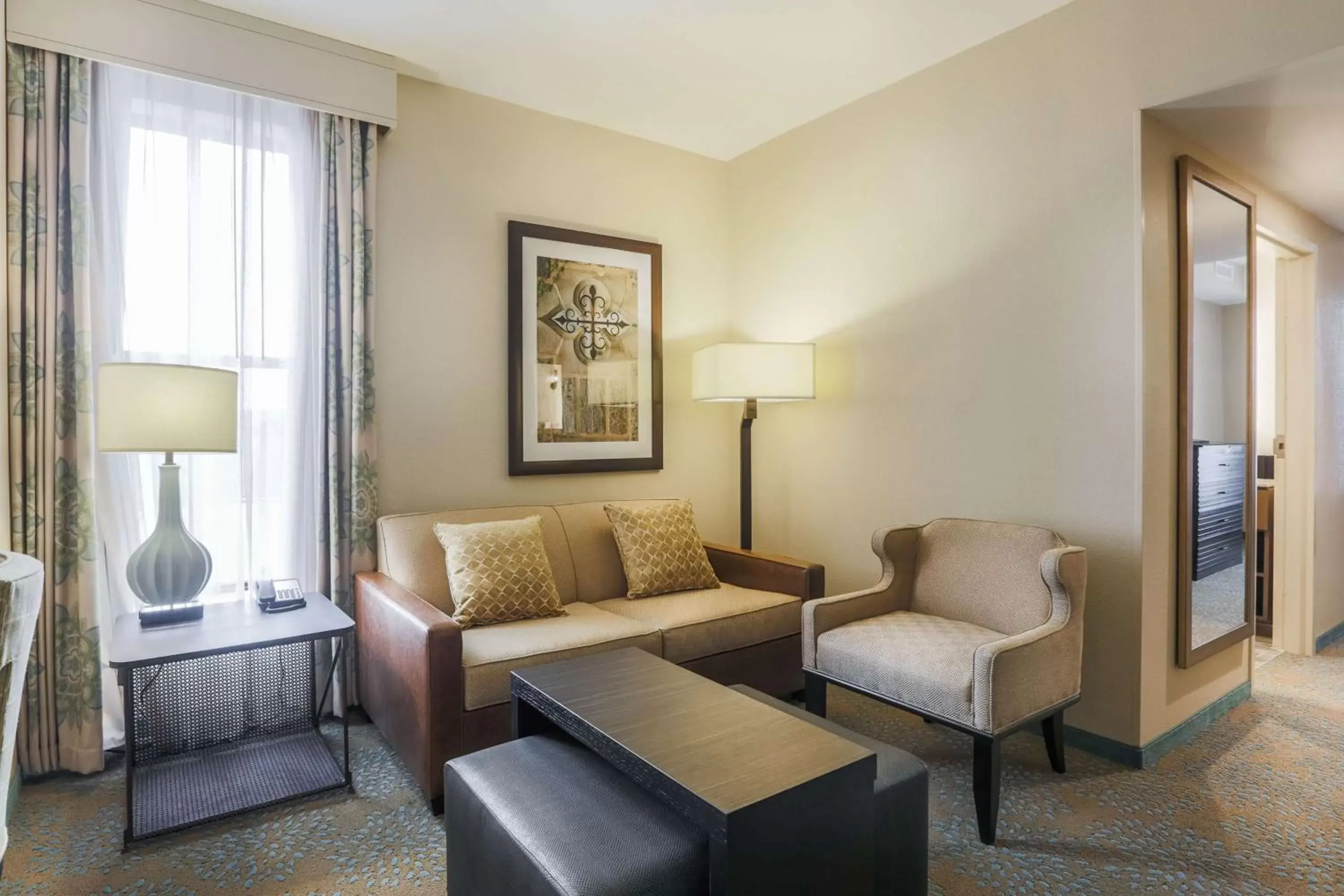 Living room, Seating Area in Homewood Suites By Hilton Charleston Historic District