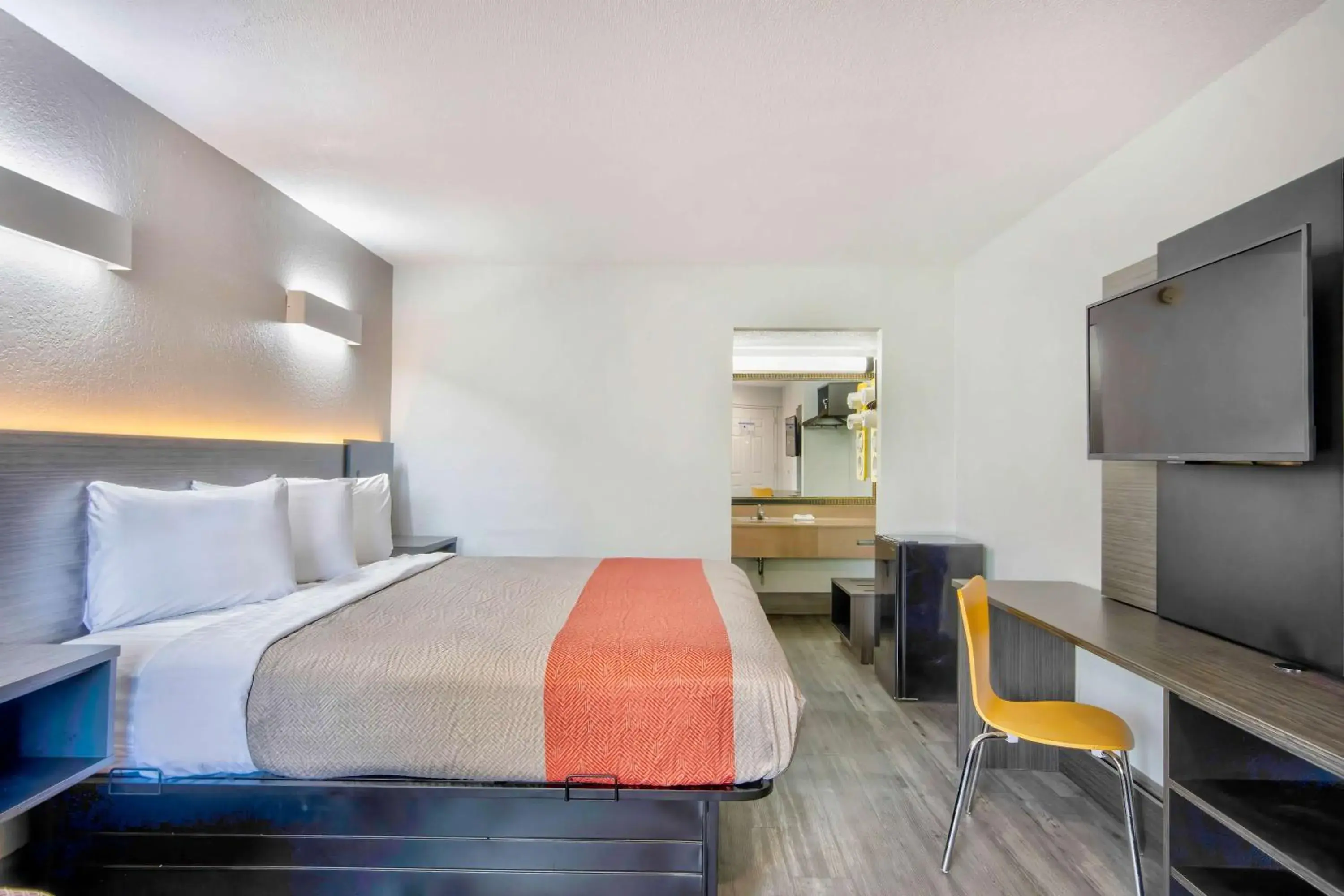 Bedroom in Motel 6-Lafayette, LA