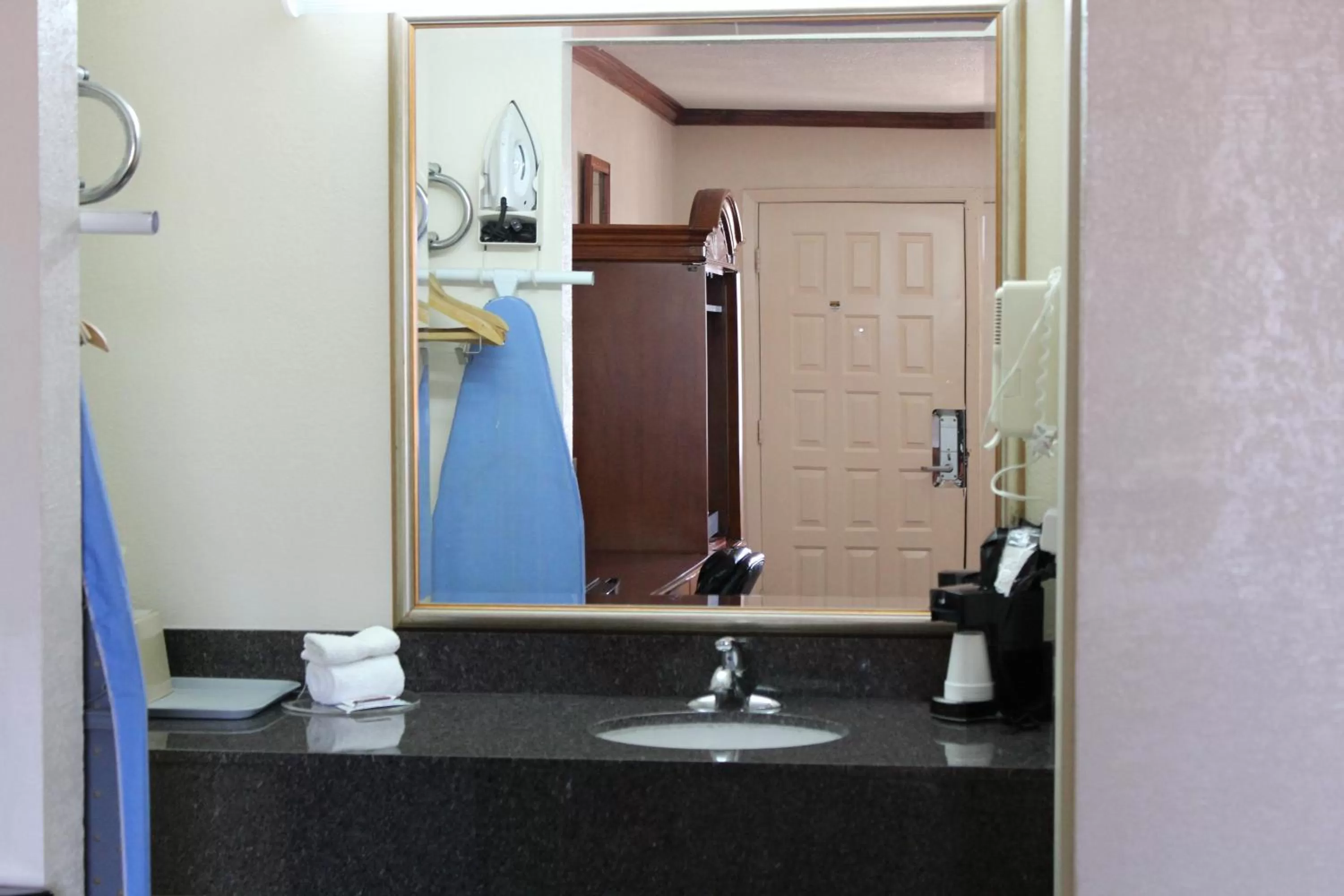 Bathroom in Sanger Inn