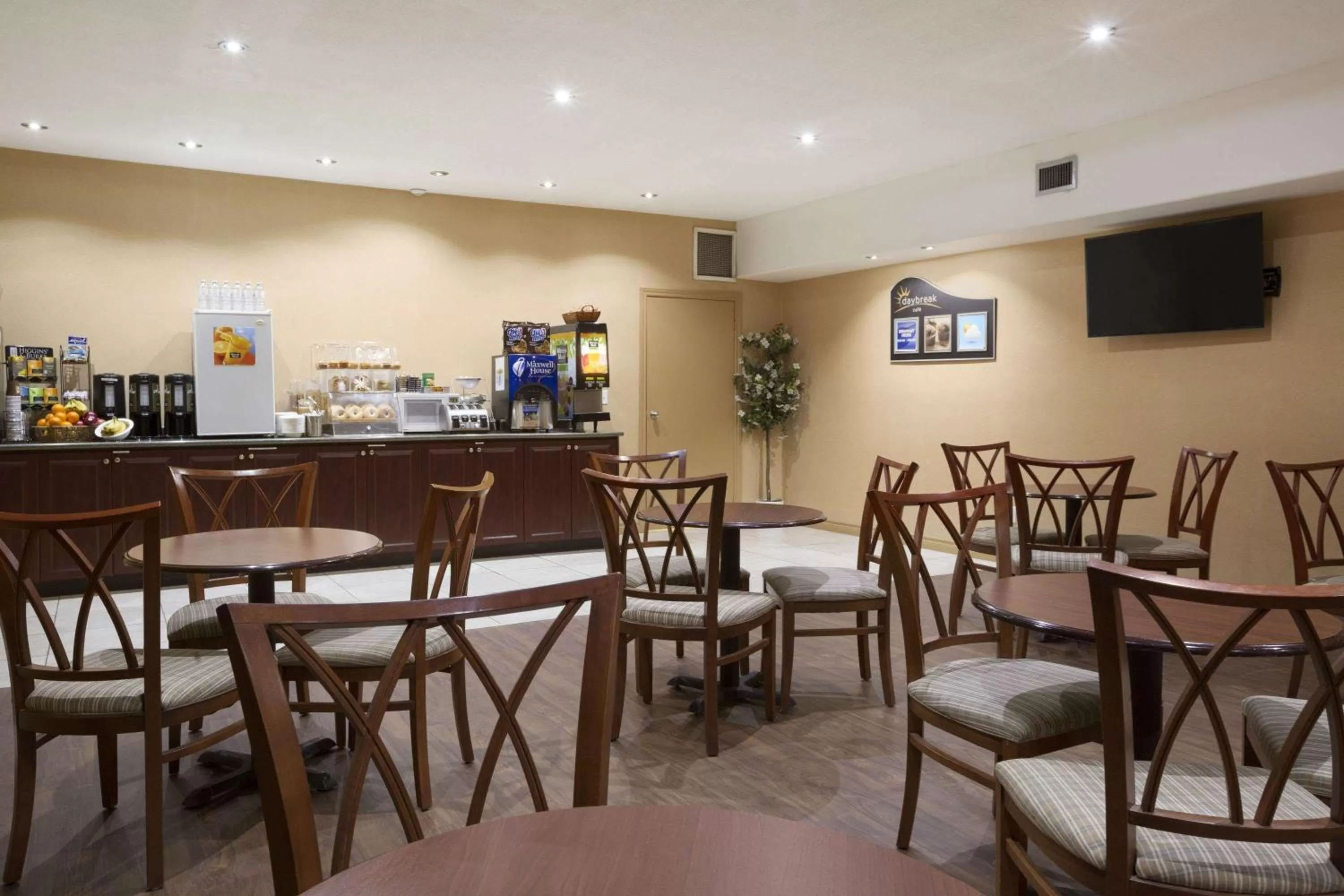 Restaurant/Places to Eat in Days Inn by Wyndham Woodstock