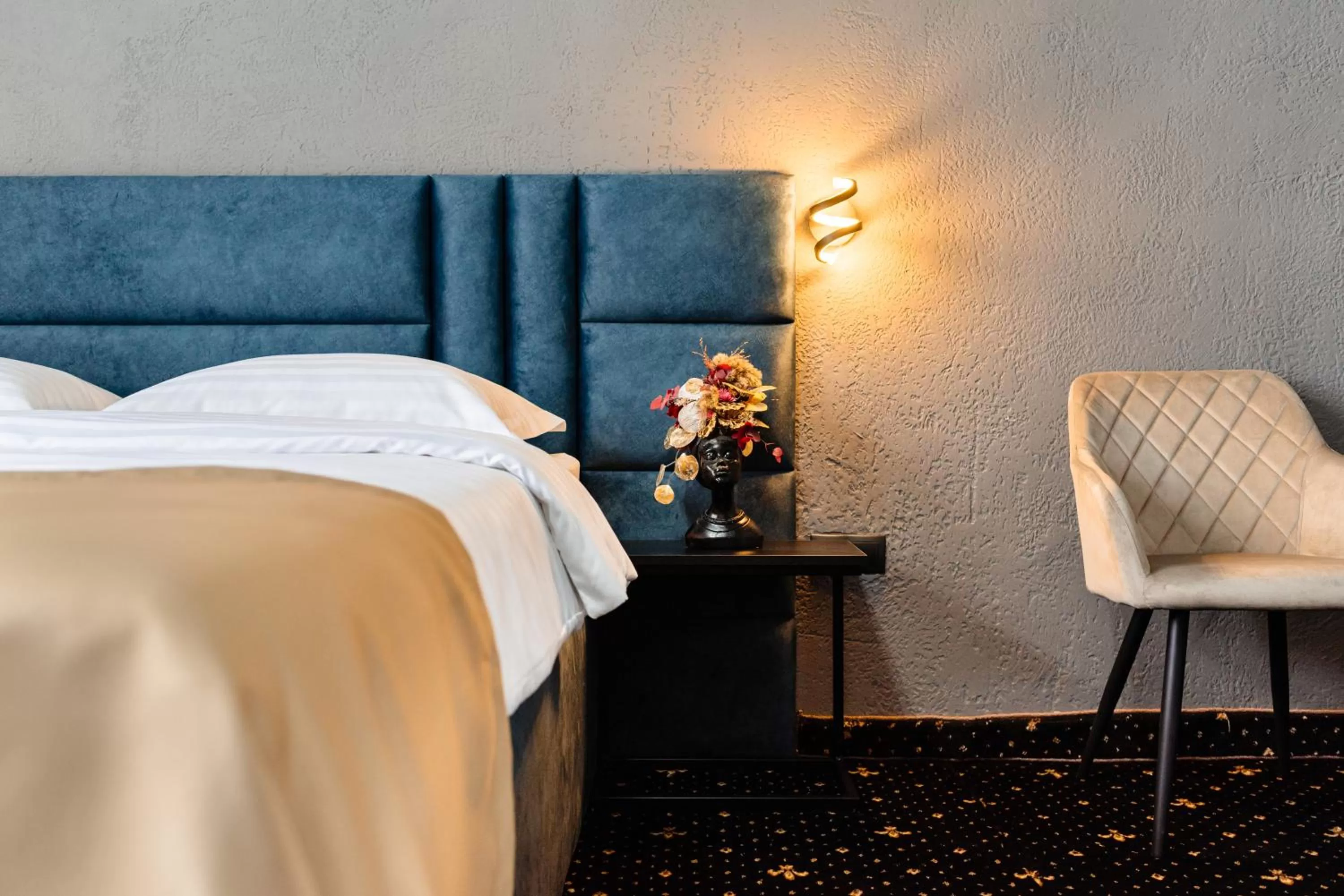 Bed in Palace Bulevard Inn