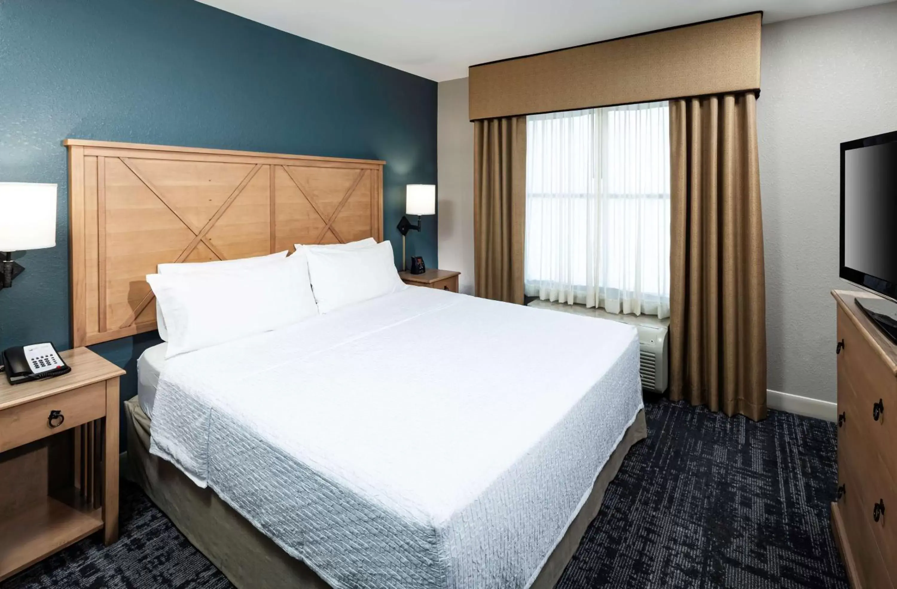 Bed in Homewood Suites by Hilton Austin/Round Rock