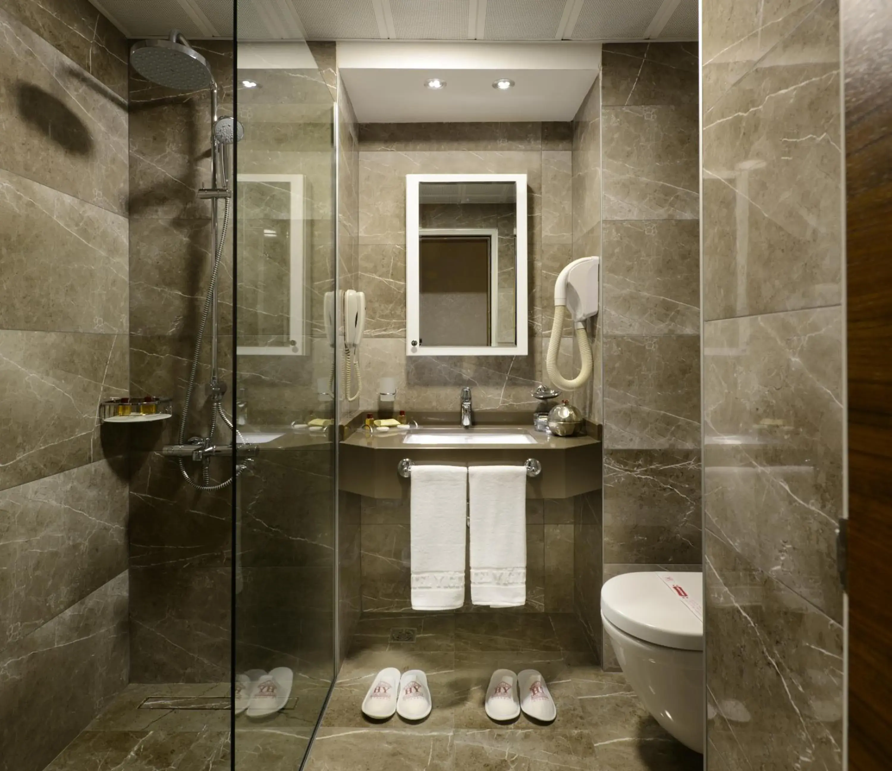 Bathroom in Hotel Yigitalp Istanbul