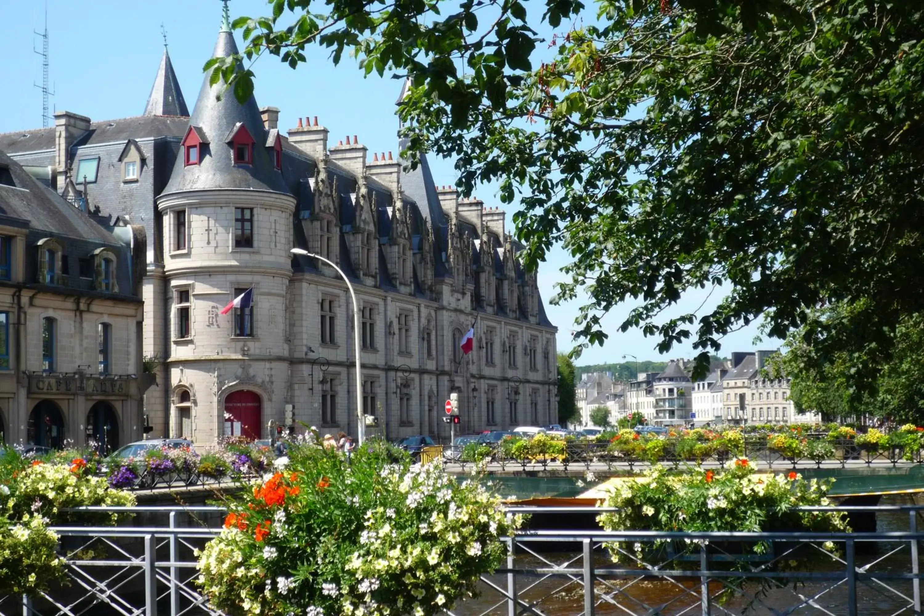 Nearby landmark, Property Building in Hôtel Ginkgo - SPA Biloba