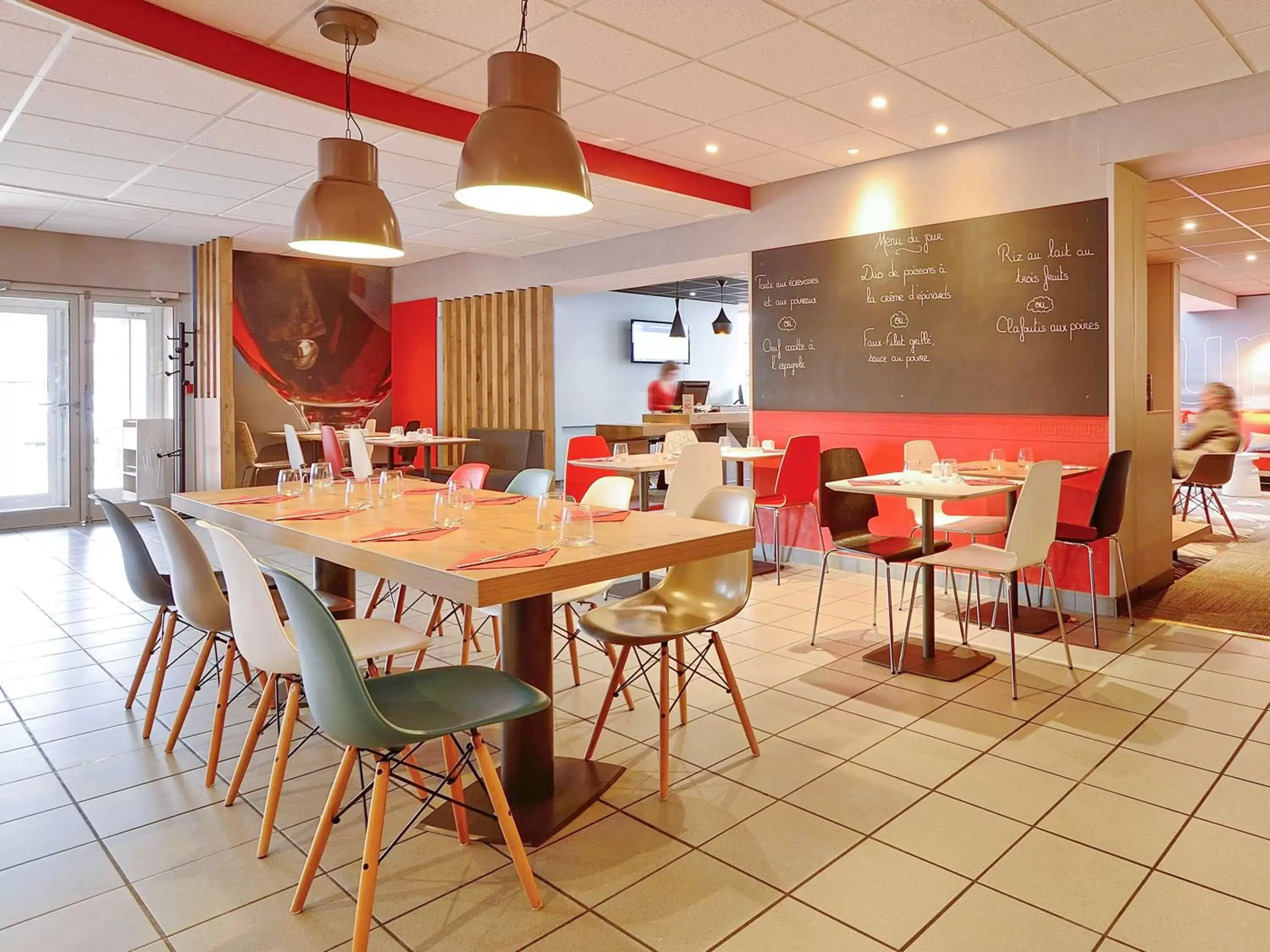 Restaurant/Places to Eat in ibis Poitiers Beaulieu