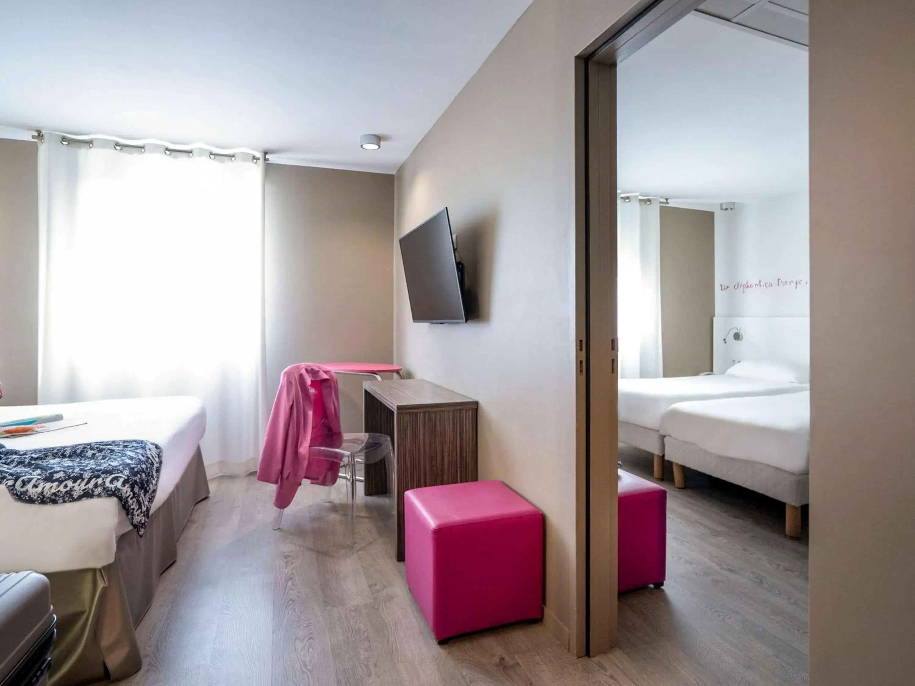 Photo of the whole room, Seating Area in ibis Styles Rennes St. Gregoire