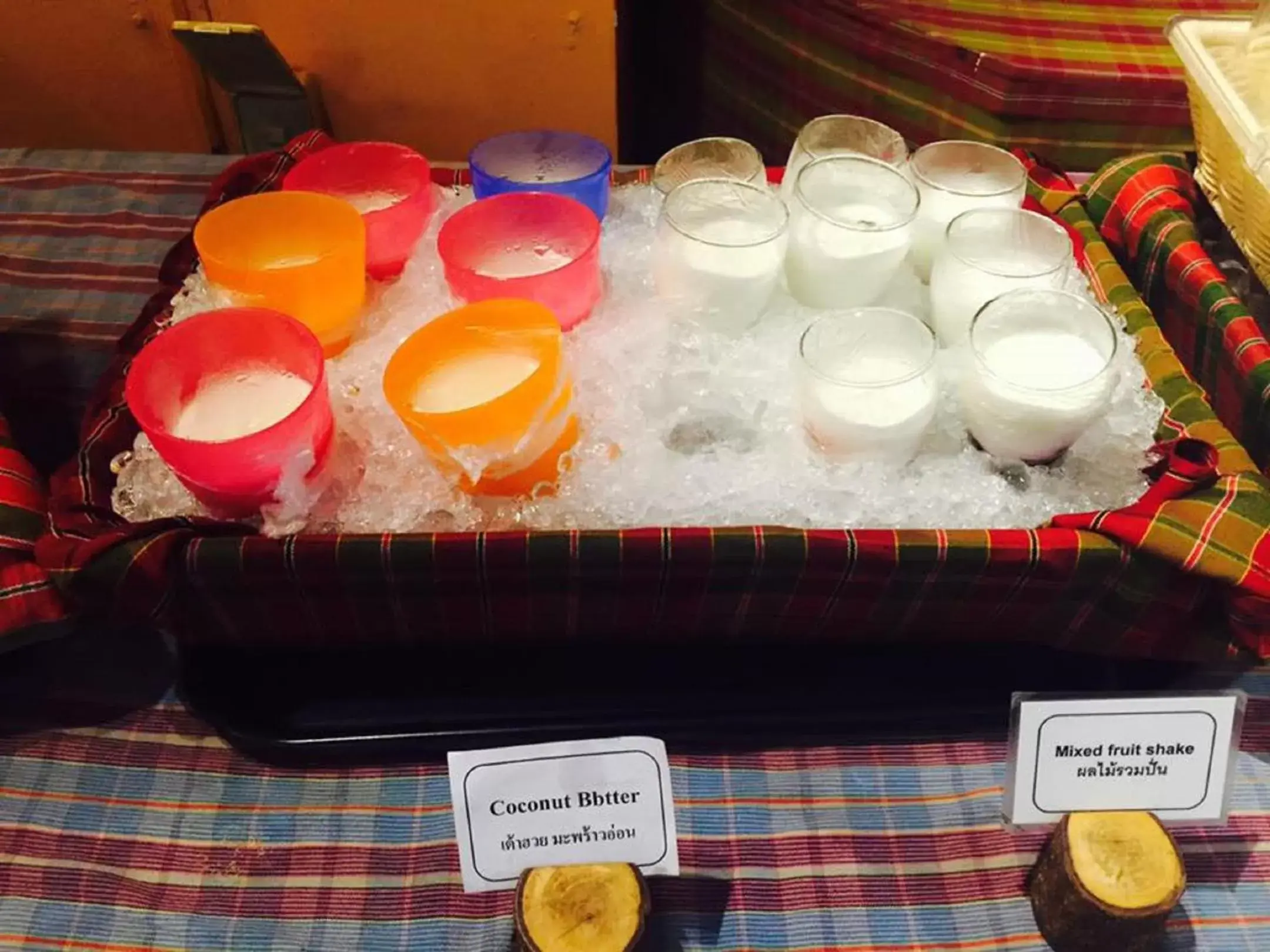 Food and drinks in Birds and Bees Resort Food and drinks in Birds and Bees Resort