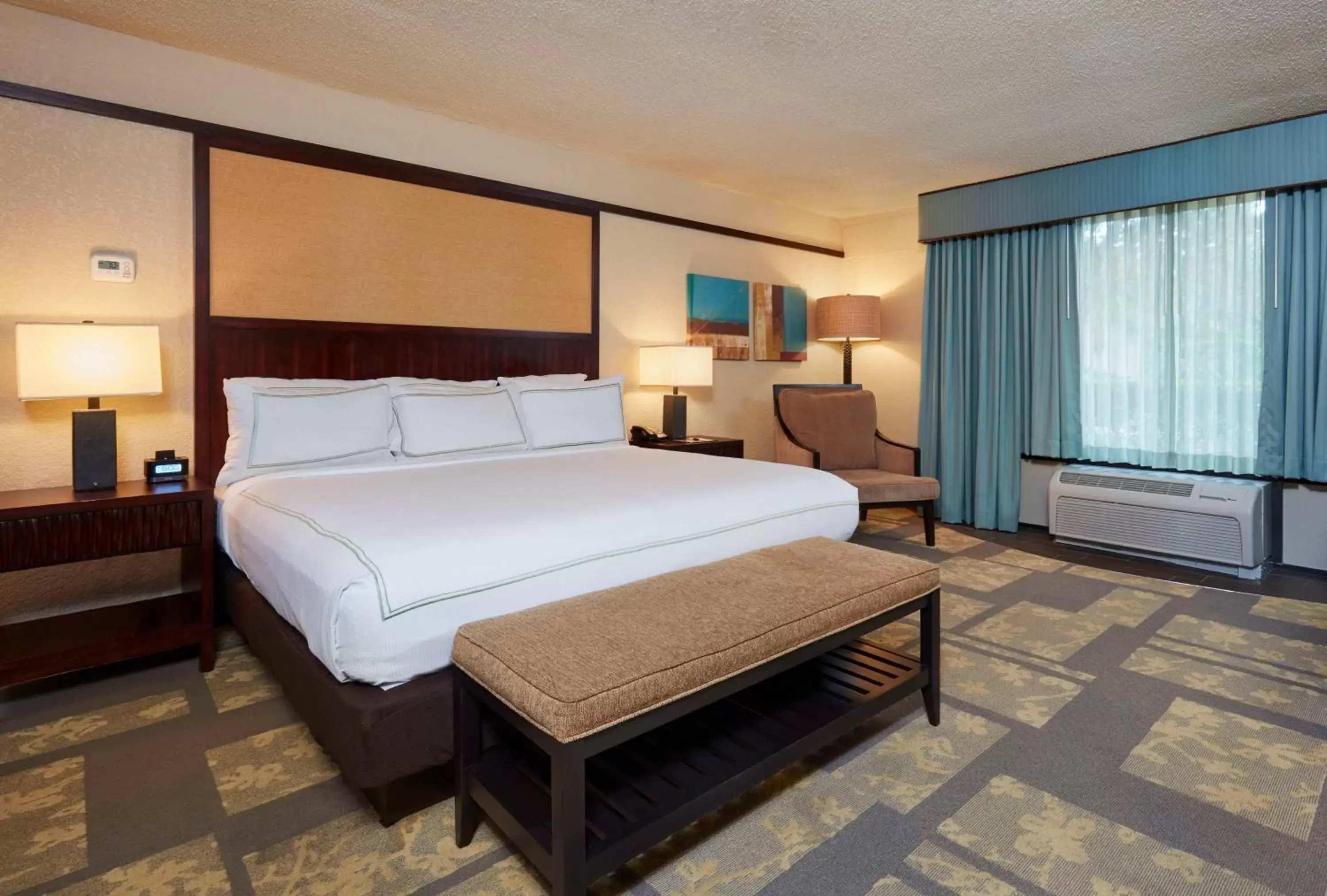 Living room, Bed in DoubleTree by Hilton Hotel Orlando at SeaWorld