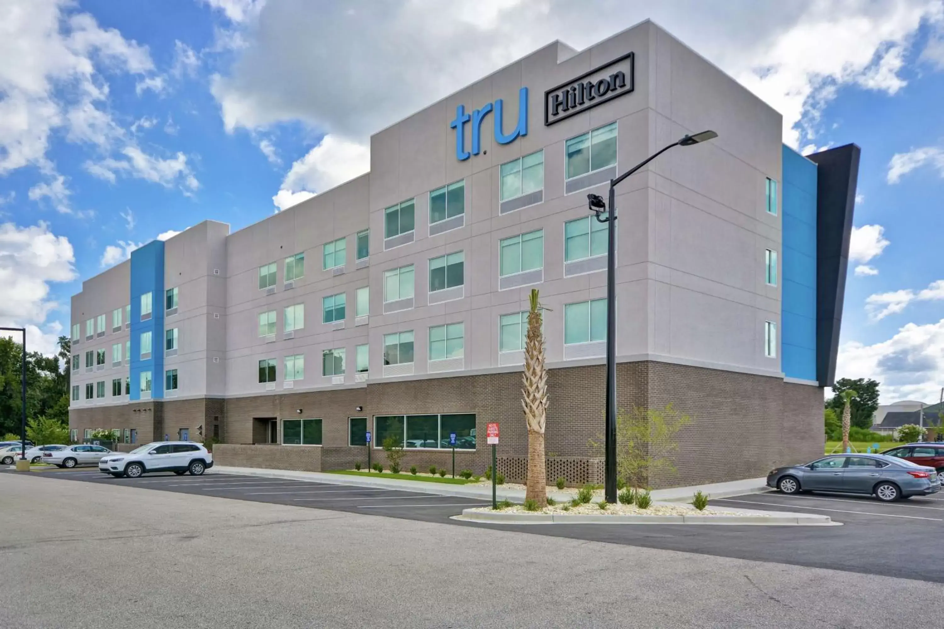 Property Building in Tru By Hilton Sumter