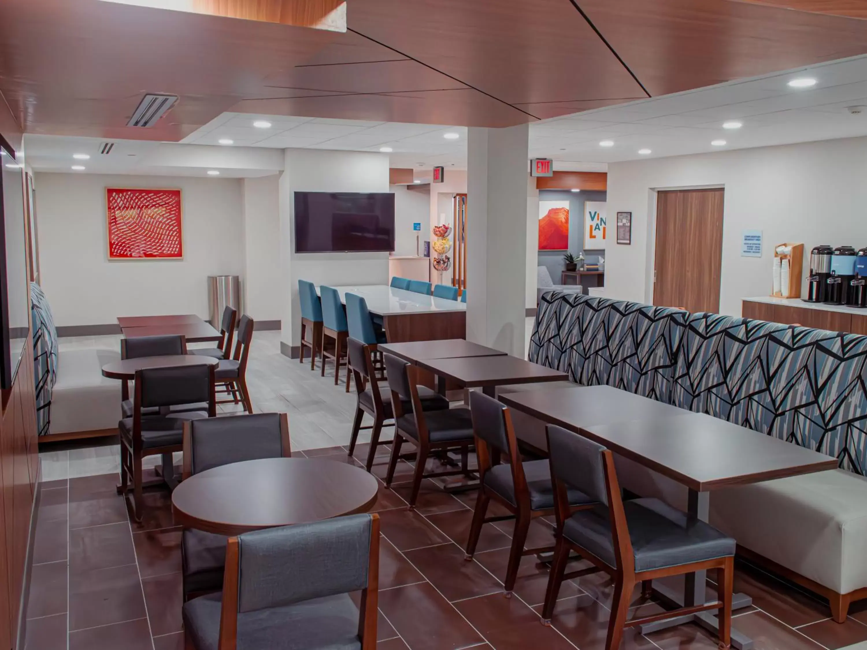 Dining area, Restaurant/Places to Eat in Holiday Inn Express Hotel & Suites Vineland Millville, an IHG Hotel