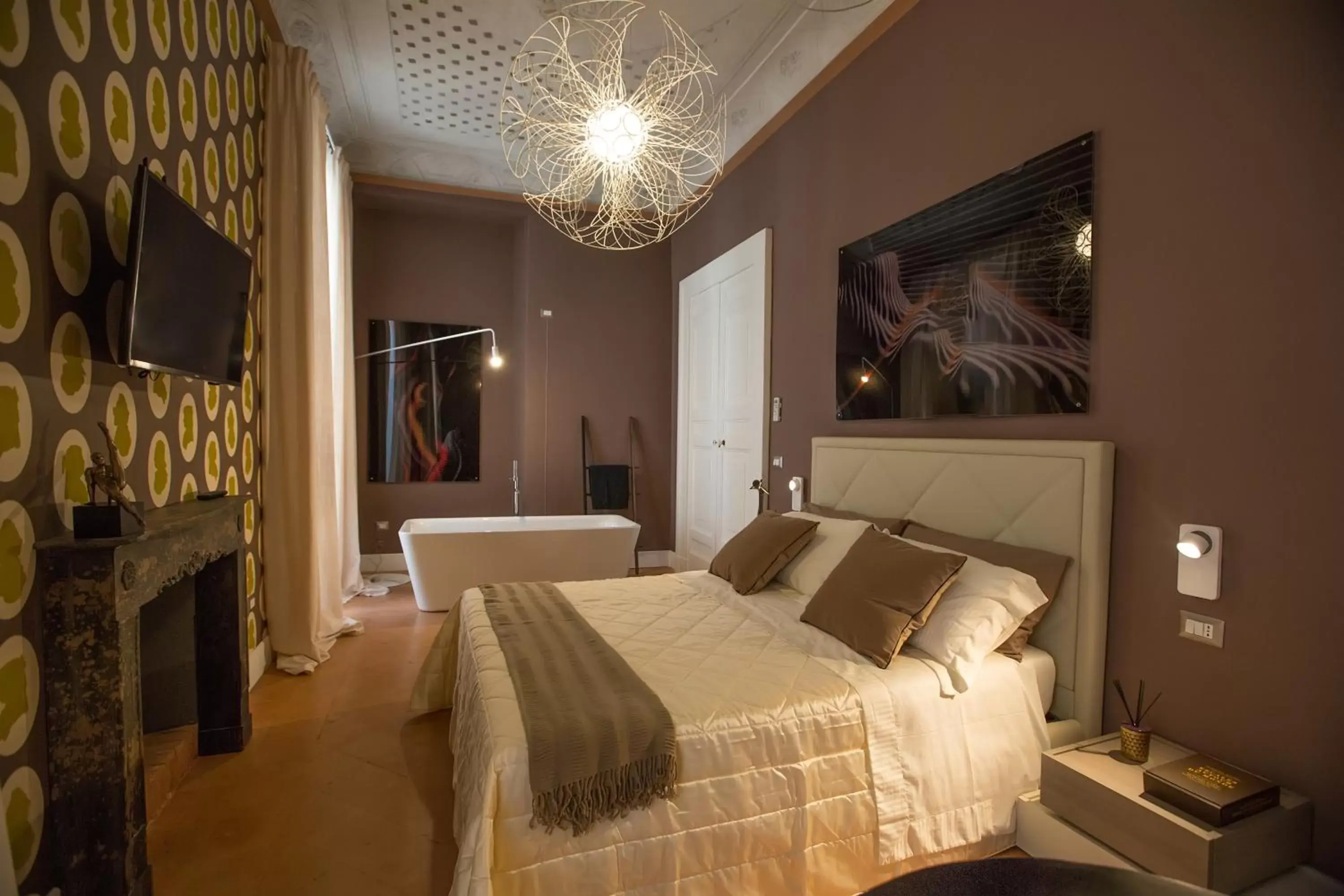 Property building, Bed in Palazzo Cannavina Suite & Private SPA