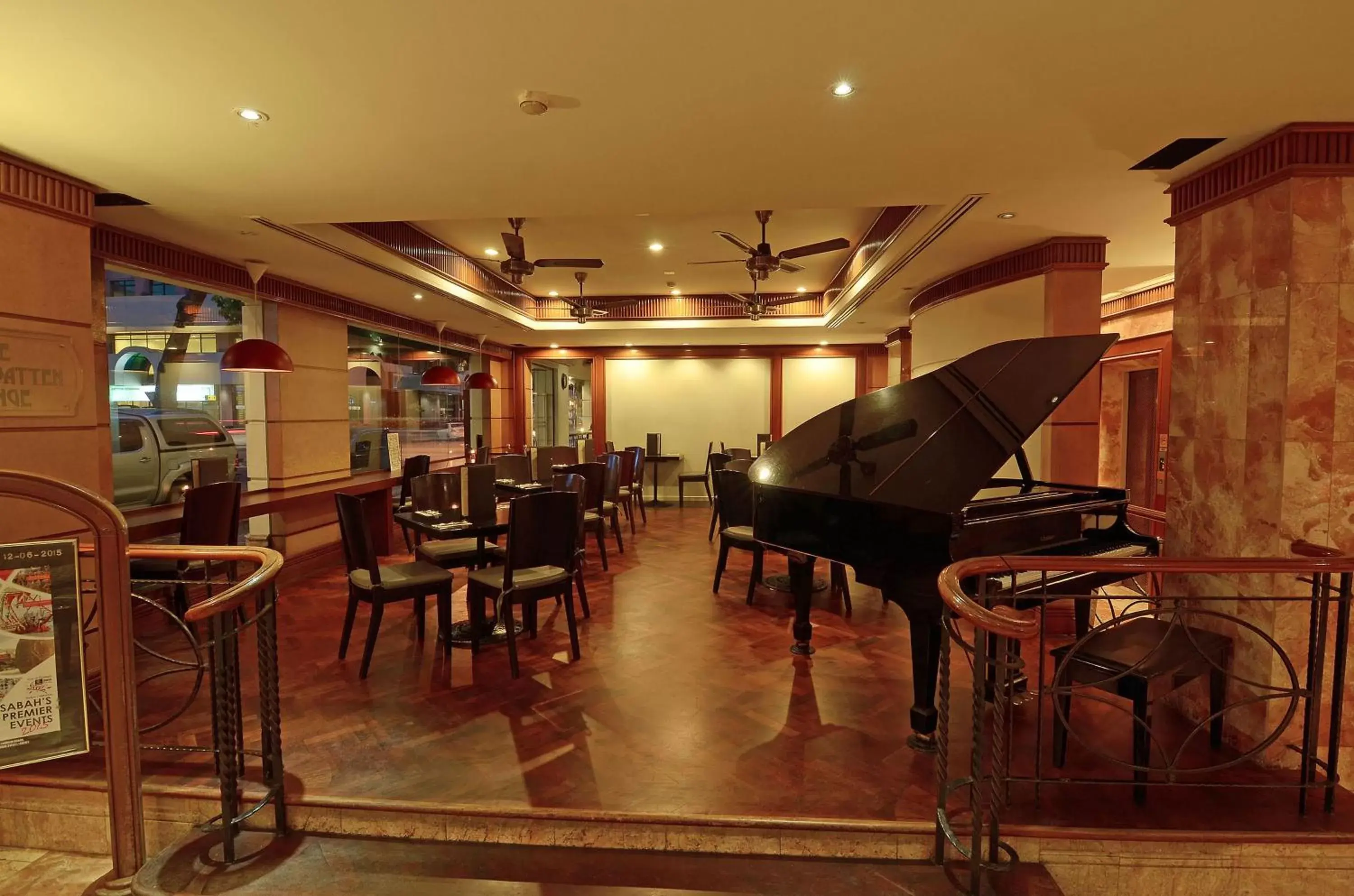 Lounge or bar, Restaurant/Places to Eat in The Jesselton Hotel