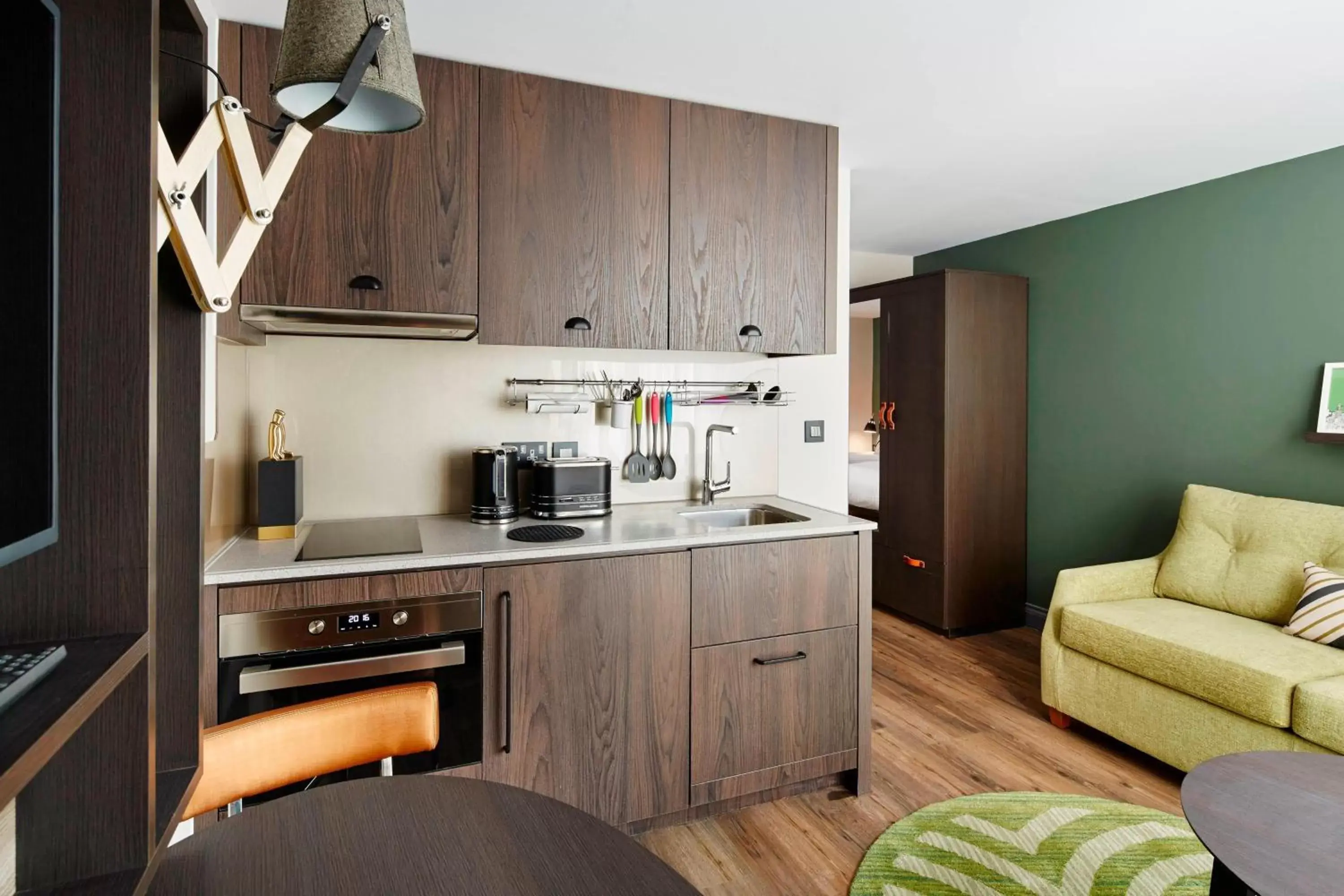 Living room, Kitchen/Kitchenette in Residence Inn by Marriott London Kensington