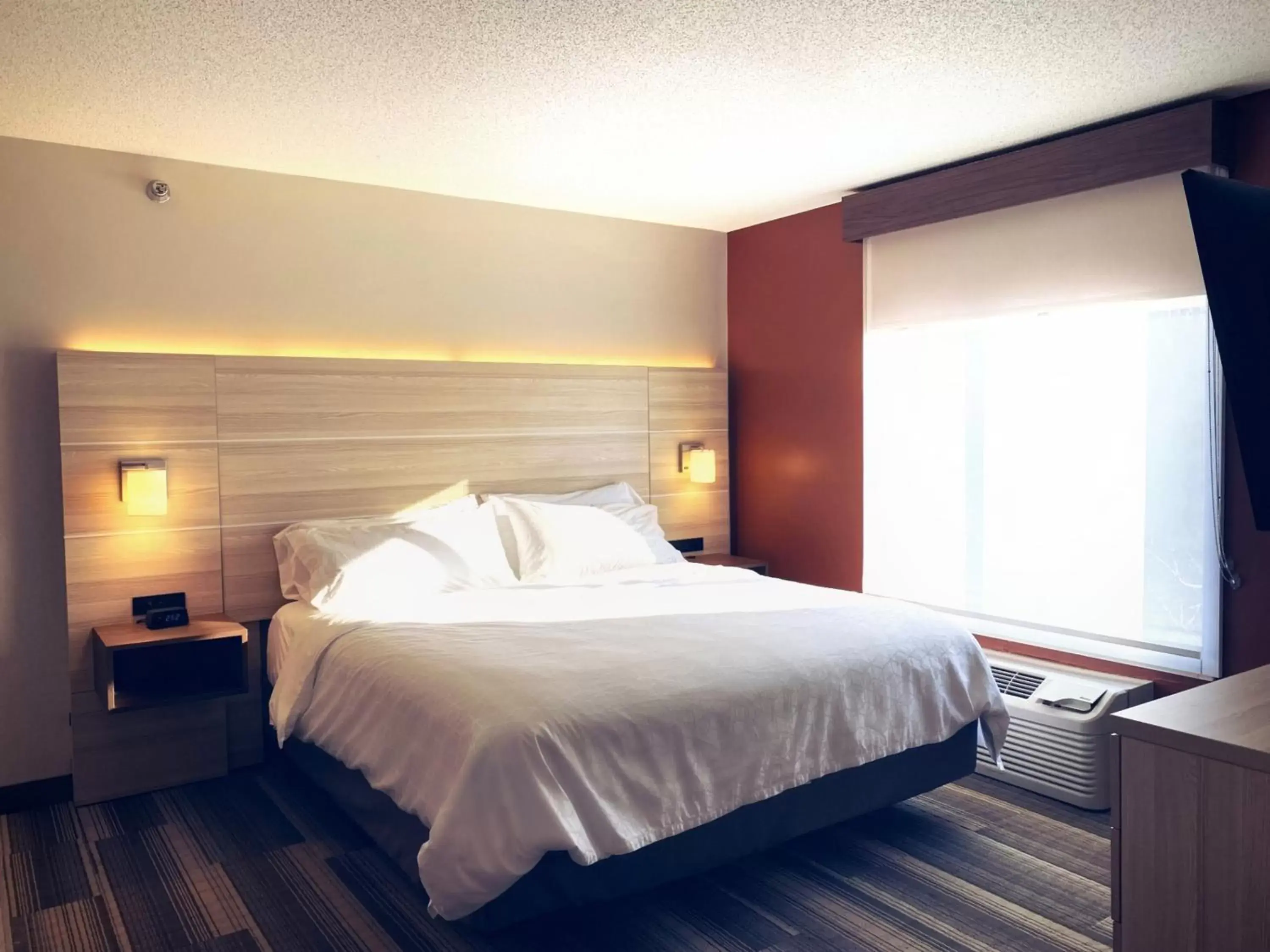 King Suite with Jetted Tub in Holiday Inn Express Hotel & Suites Logansport by IHG King Suite with Jetted Tub in Holiday Inn Express Hotel & Suites Logansport by IHG