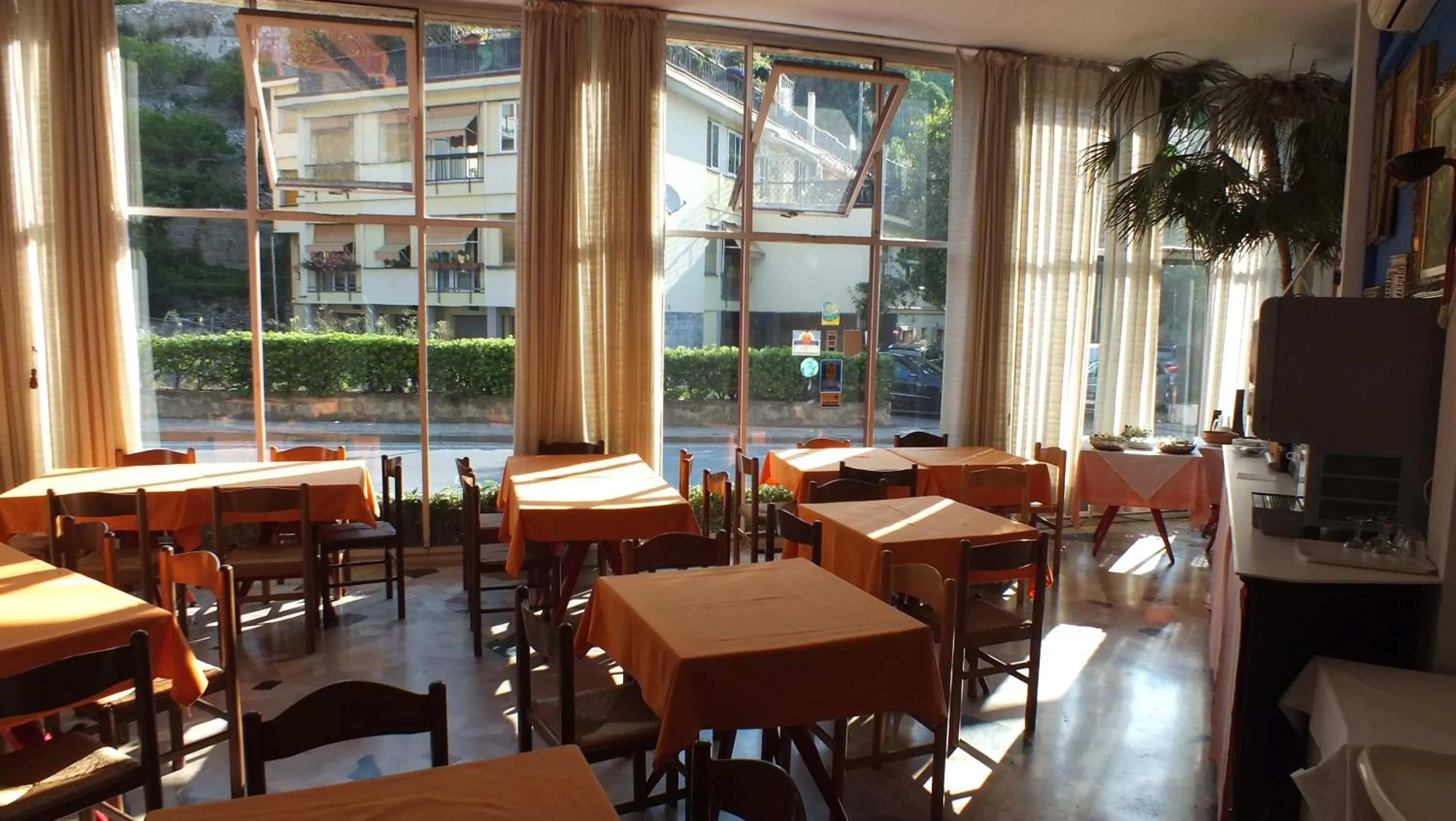 Lounge or bar in Hotel Colibrì