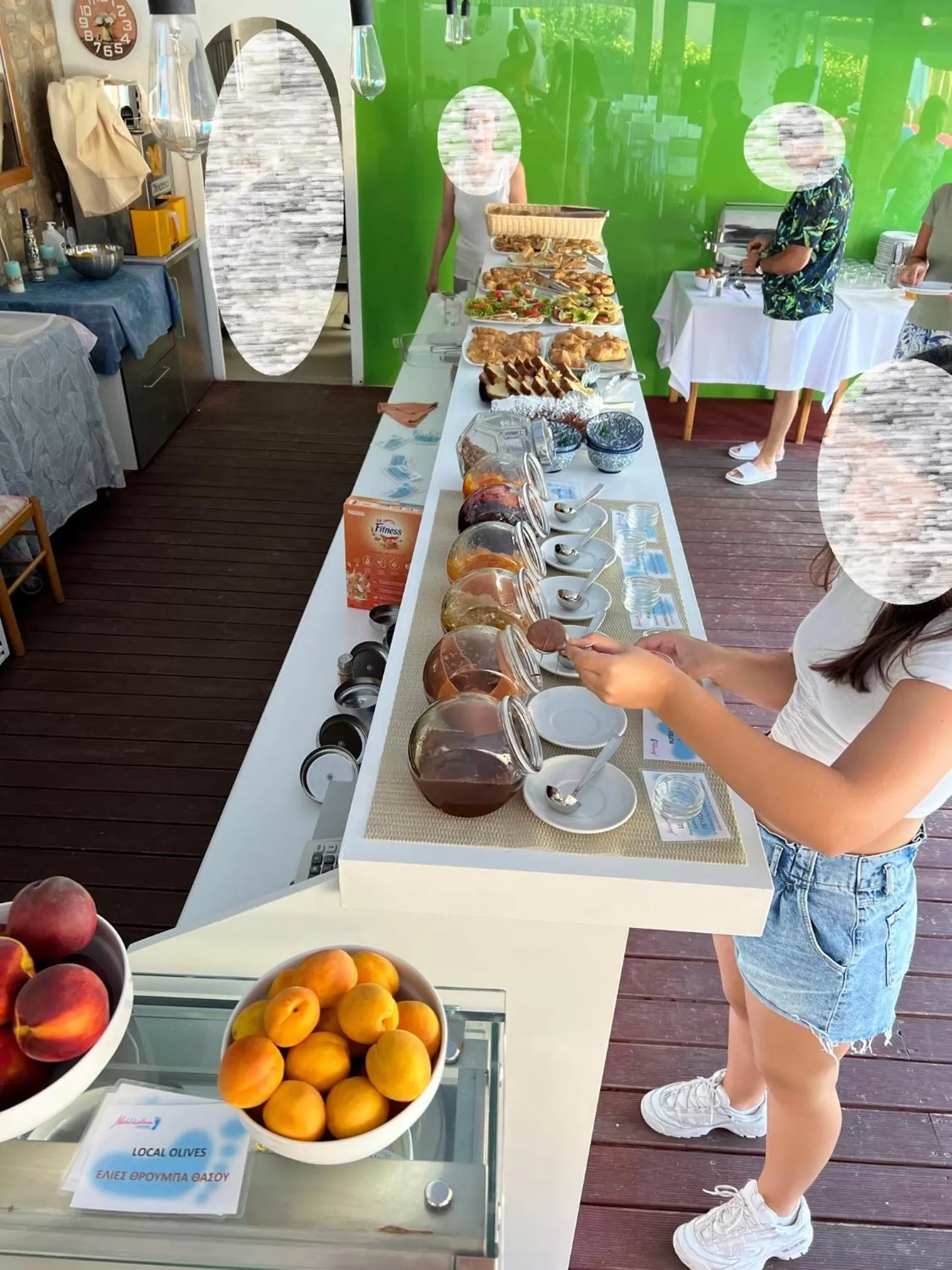 Breakfast in Macedon