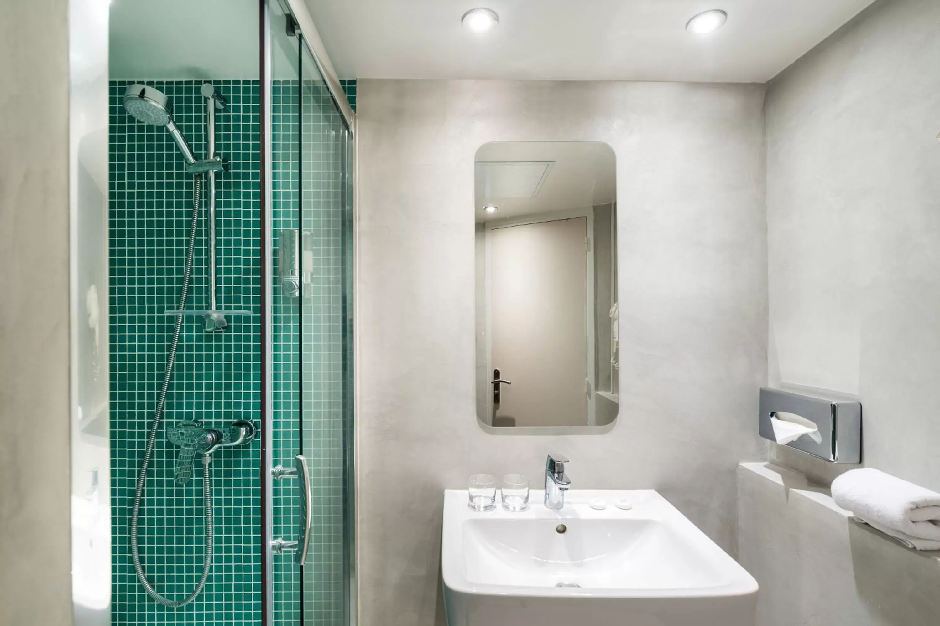 Shower, Bathroom in Hotel OHM by Happyculture
