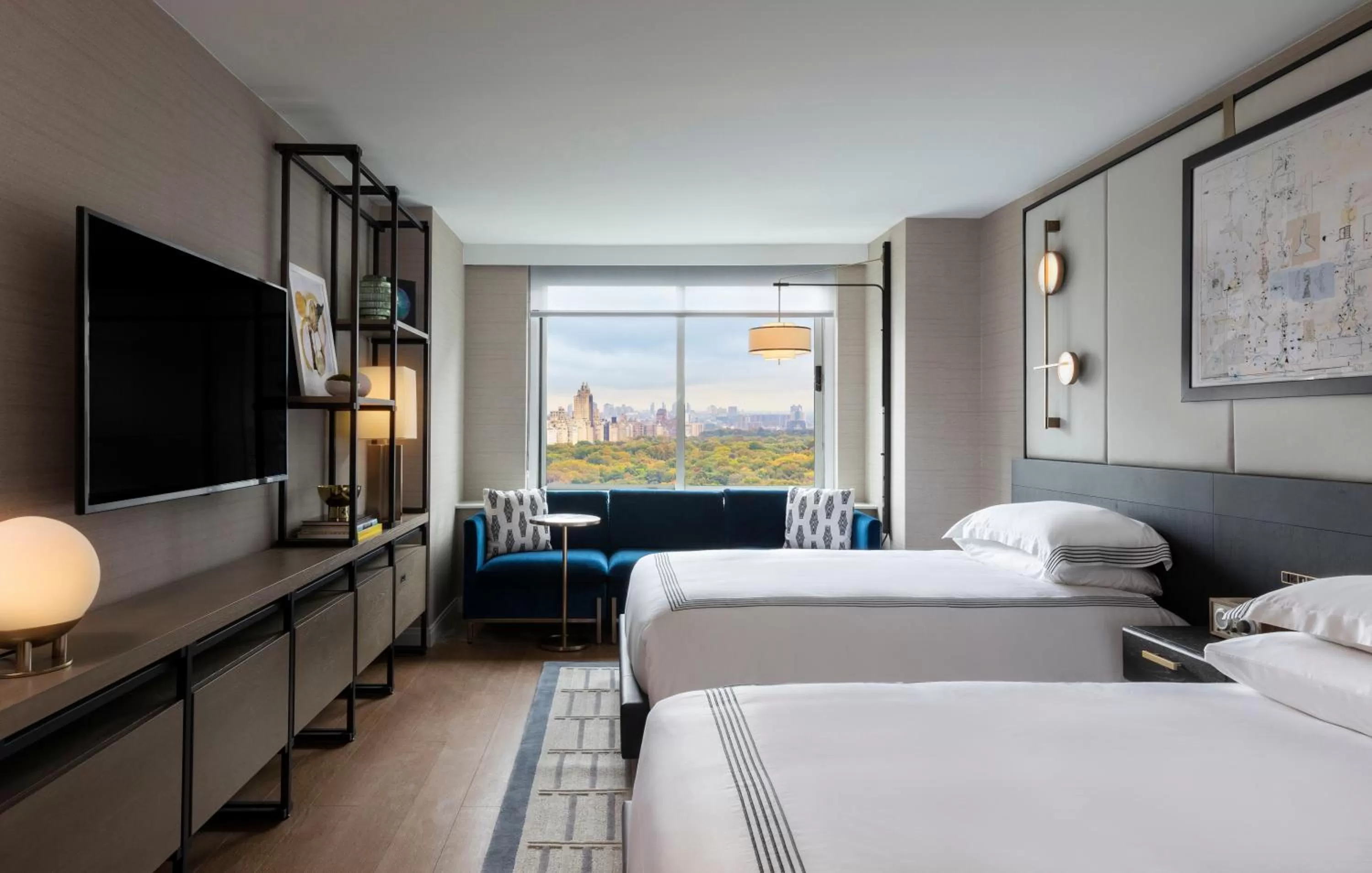 Photo of the whole room, Bed in Thompson Central Park New York, by Hyatt