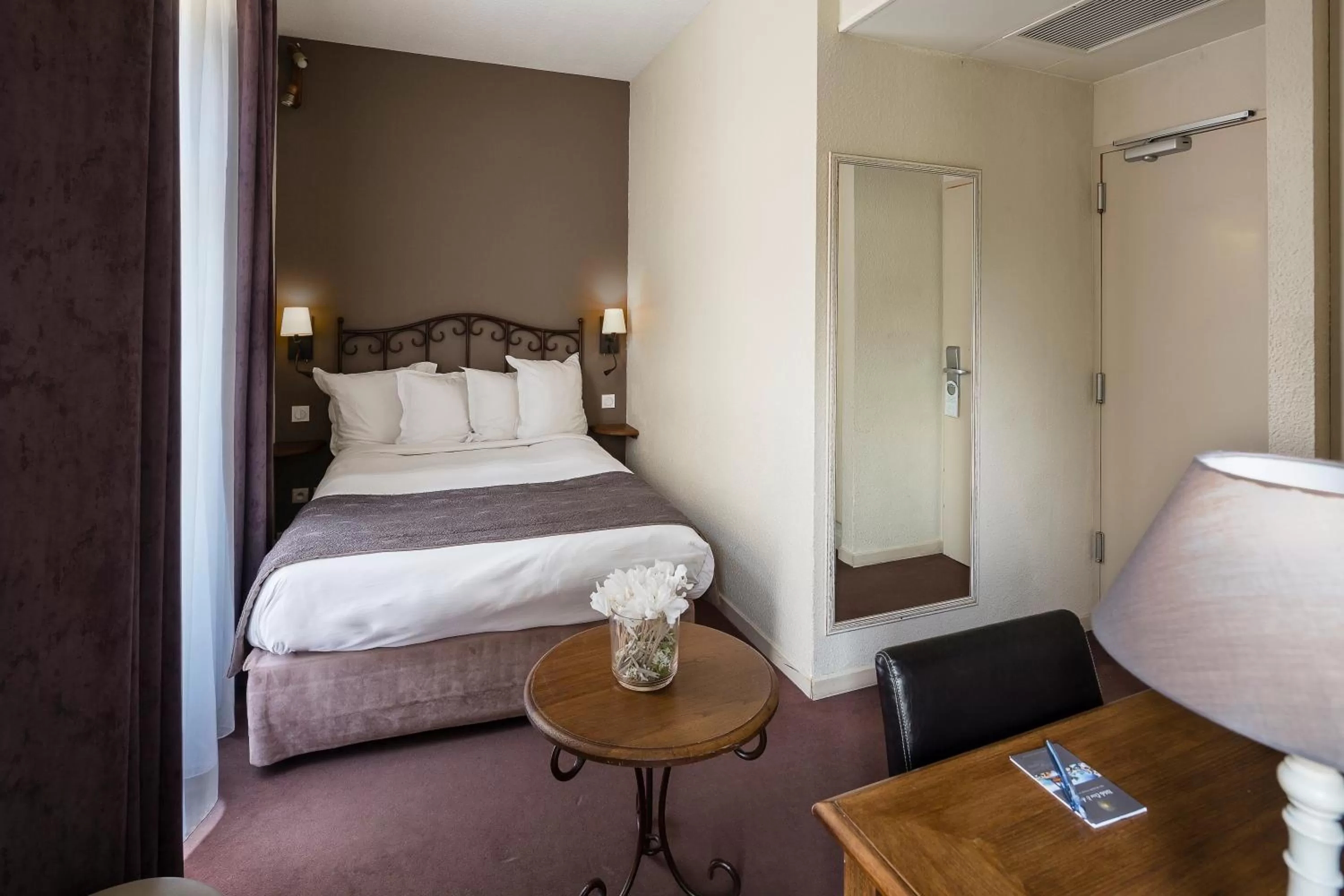 Standard Double Room in Hôtel de l'Horloge