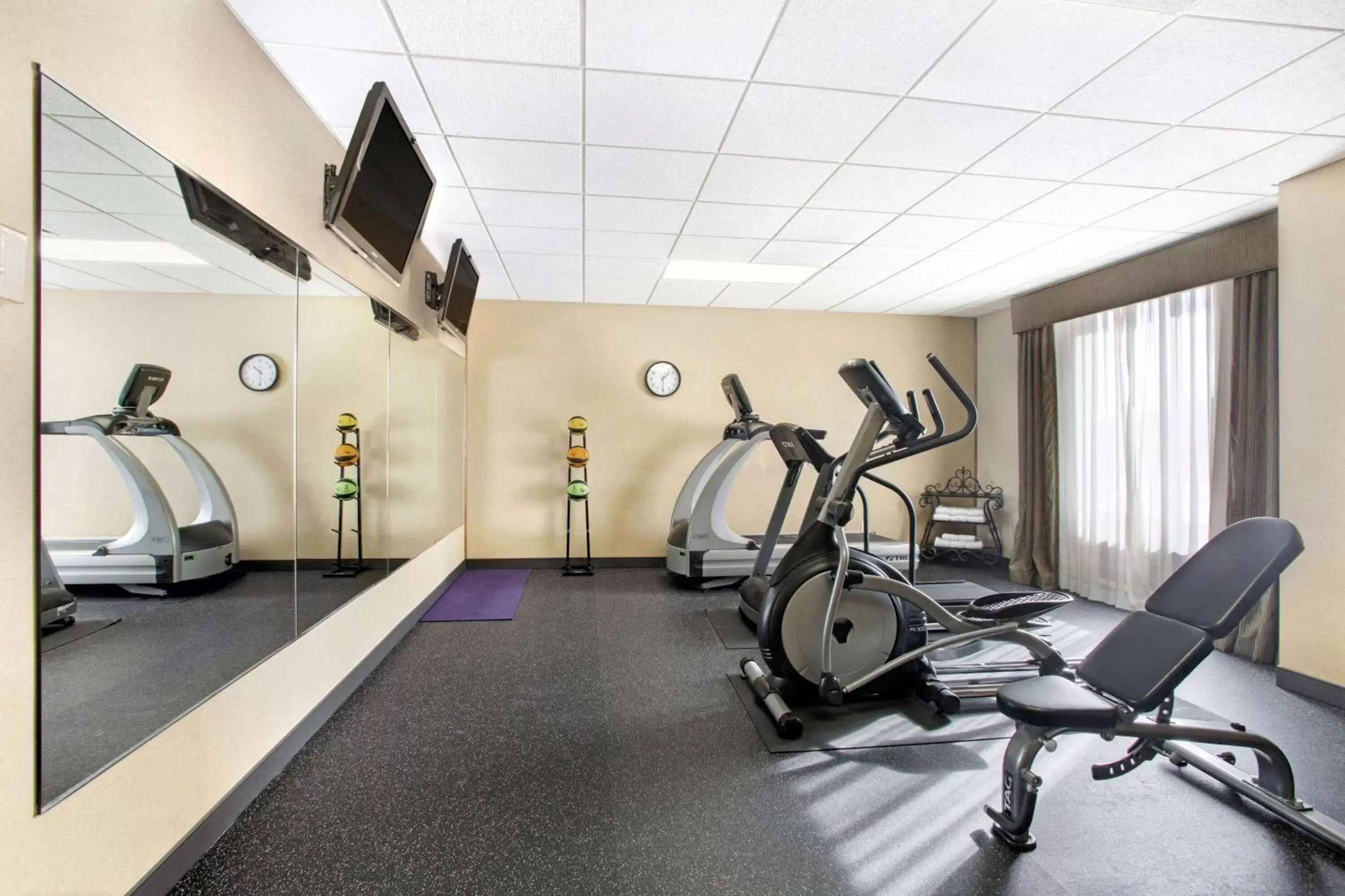 Fitness centre/facilities, Fitness Center/Facilities in La Quinta by Wyndham Springfield Airport Plaza