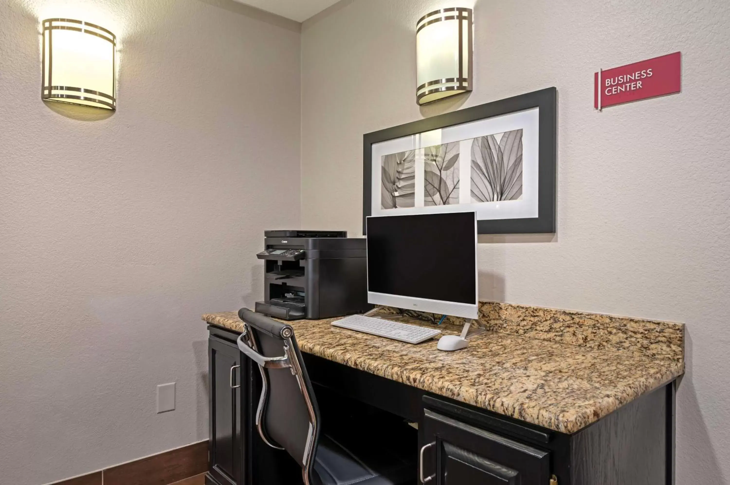 Business facilities, TV/Entertainment Center in Best Western Plus Greenwood Indy South Inn