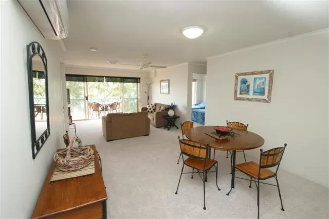 Day in The Esplanade Riverview Holiday Apartments