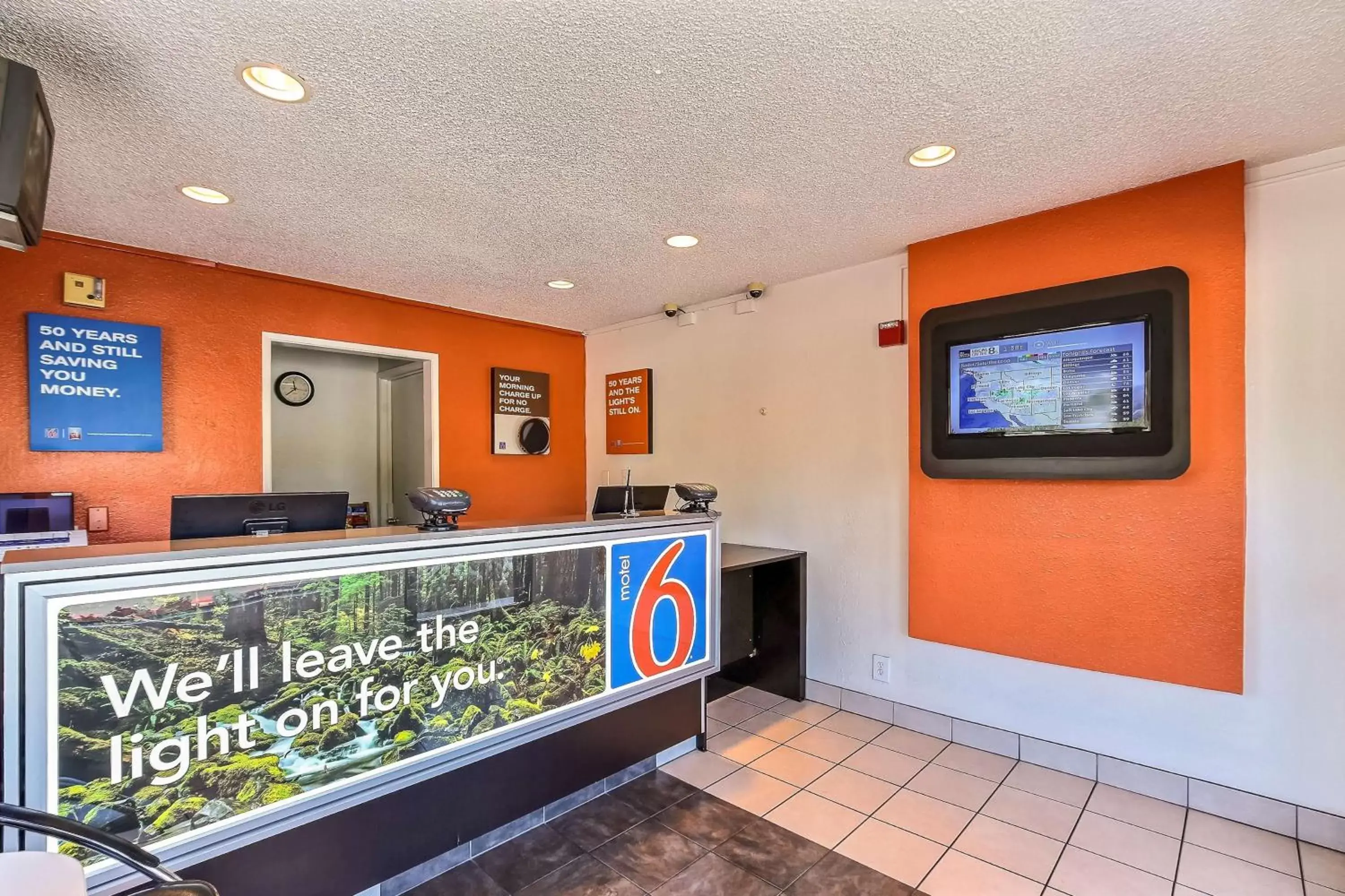 Communal lounge/ TV room, Lobby/Reception in Motel 6-Pleasanton, CA