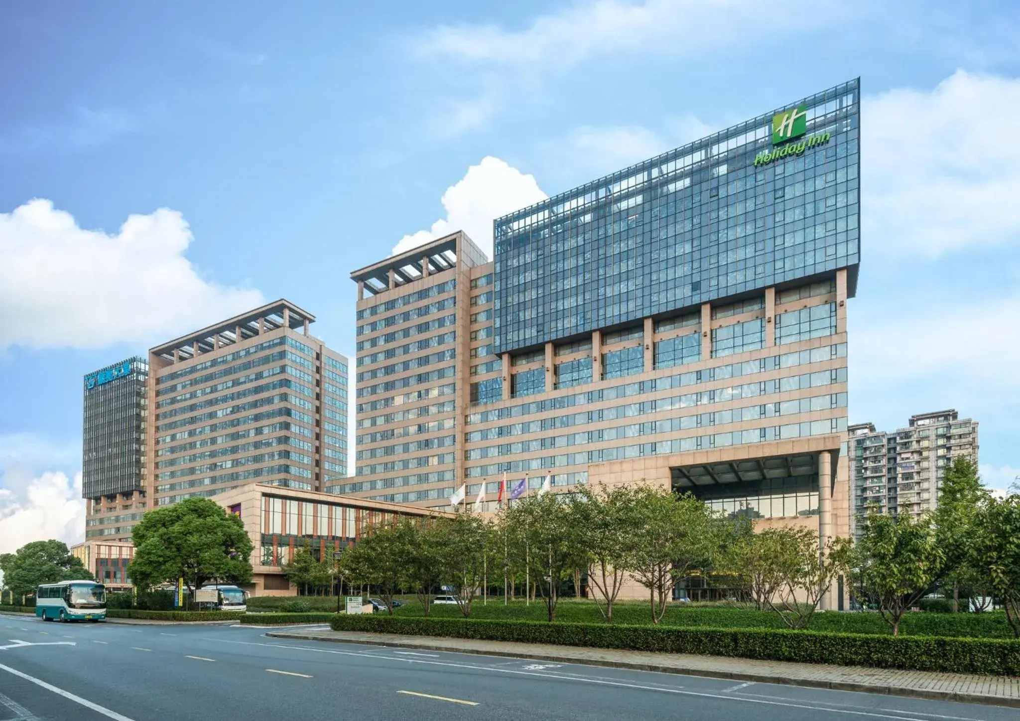 Property Building in Holiday Inn Shanghai Hongqiao West, an IHG Hotel