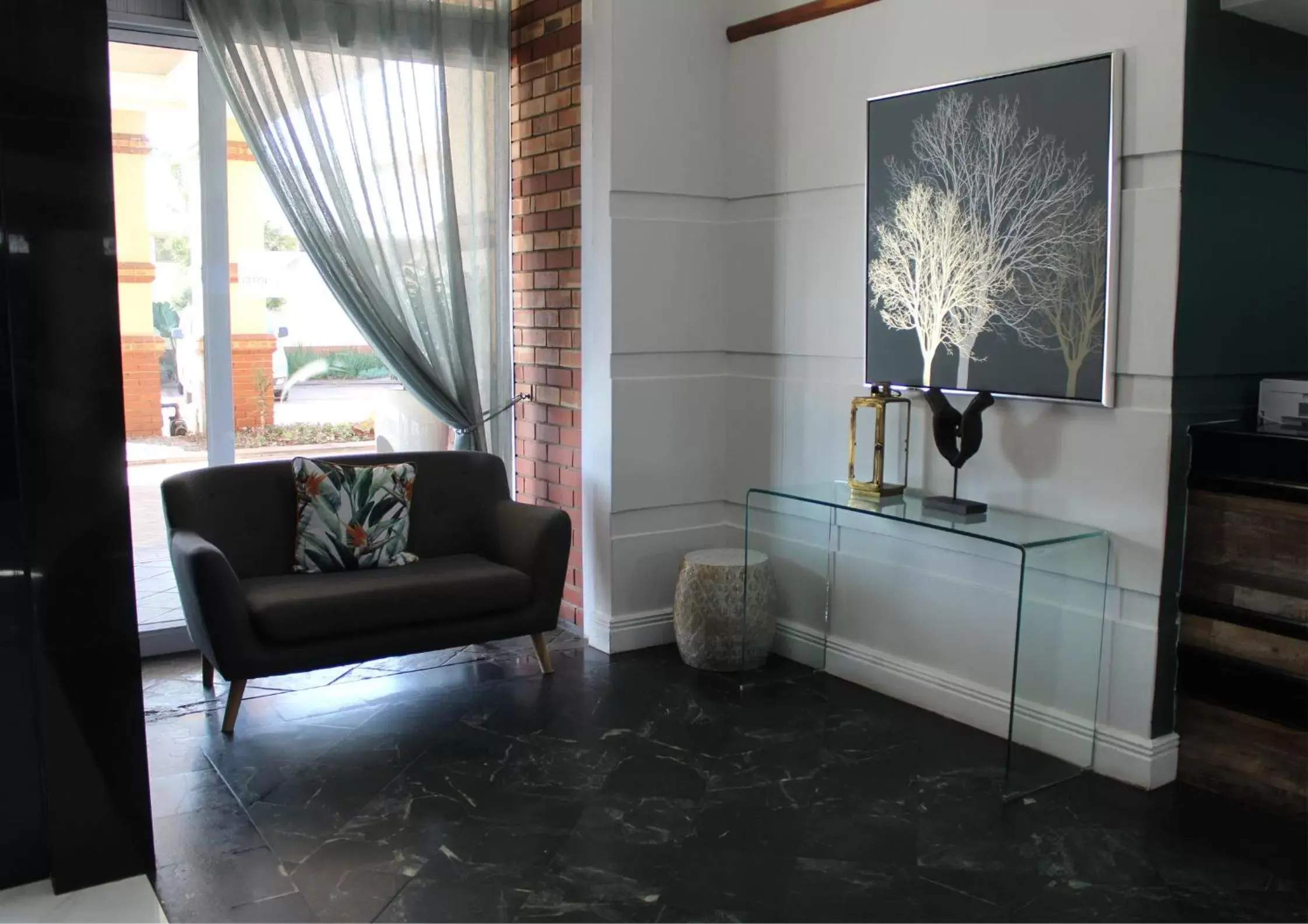 Lobby or reception, Seating Area in The Riverside Hotel