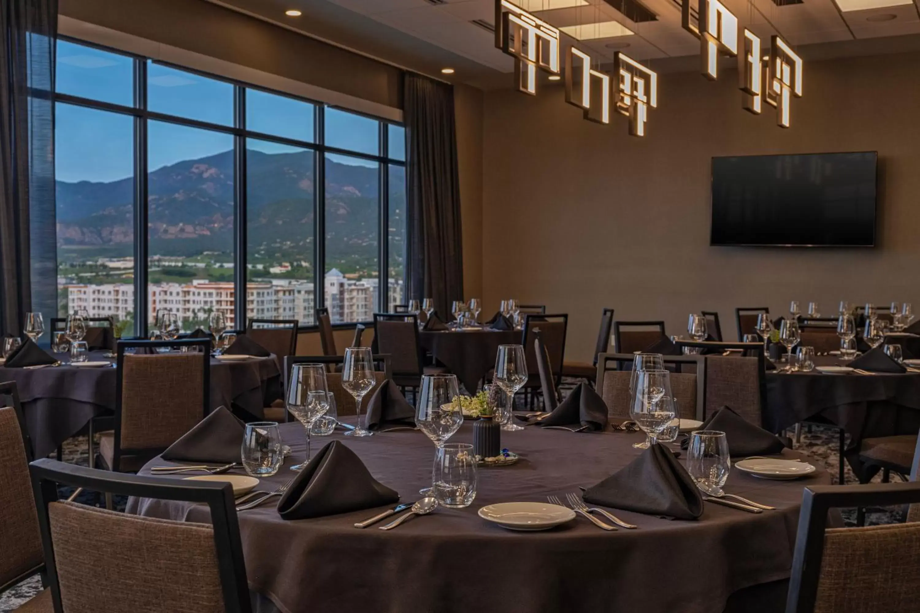 Meeting/conference room, Restaurant/Places to Eat in Element Colorado Springs Downtown