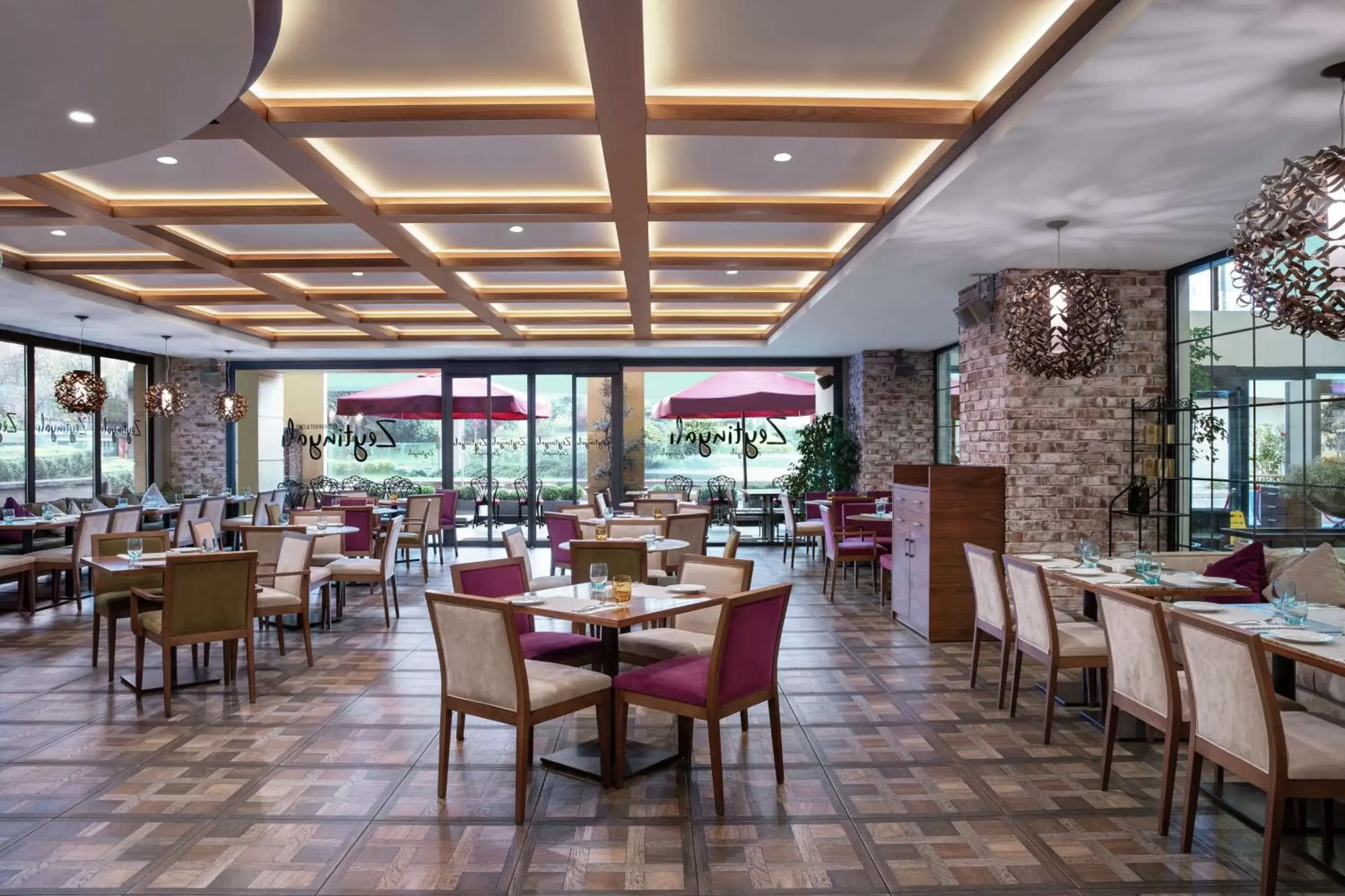 Dining area, Restaurant/Places to Eat in DoubleTree by Hilton Istanbul Esentepe