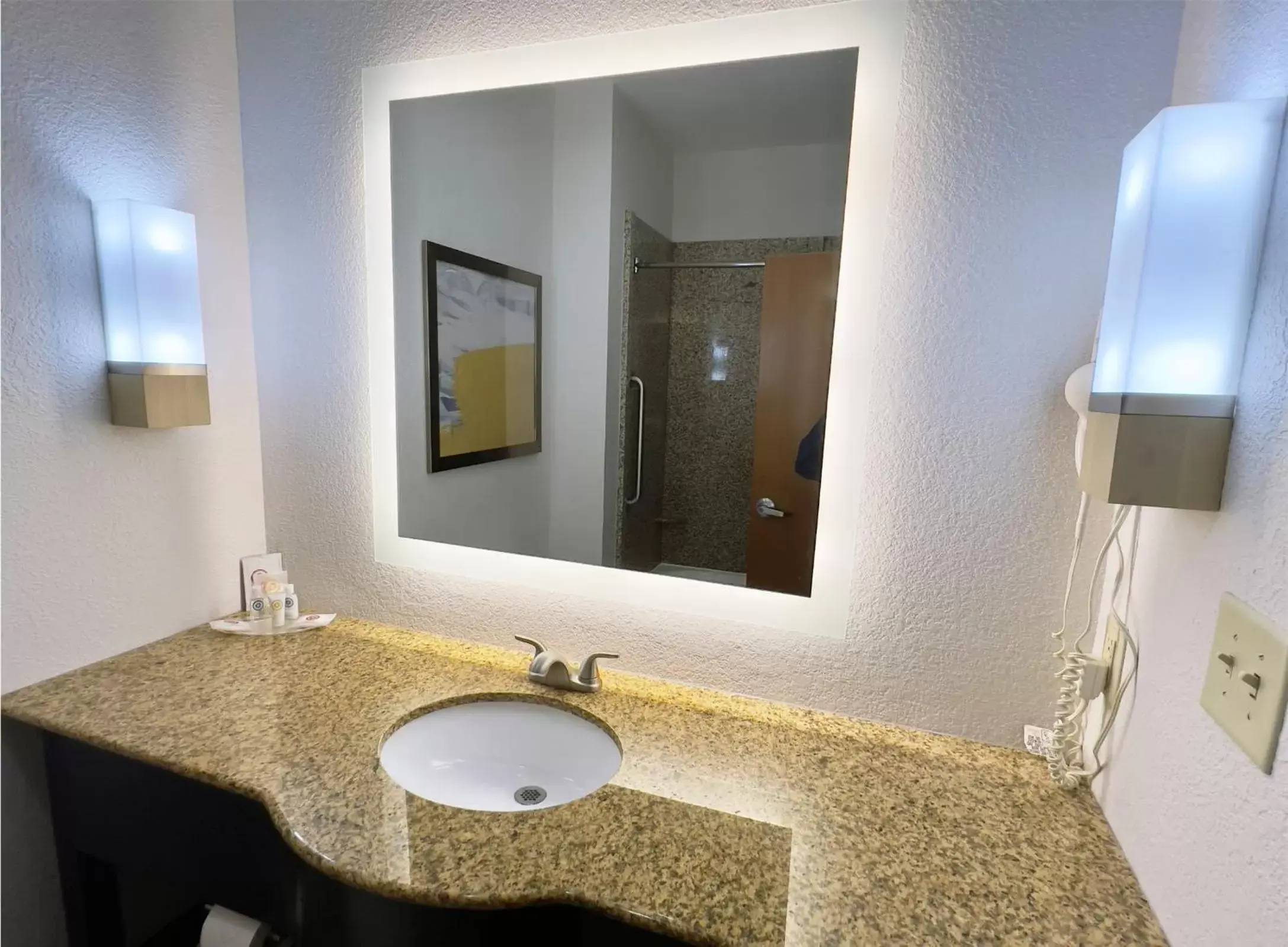 Bathroom in Comfort Suites Augusta Riverwatch