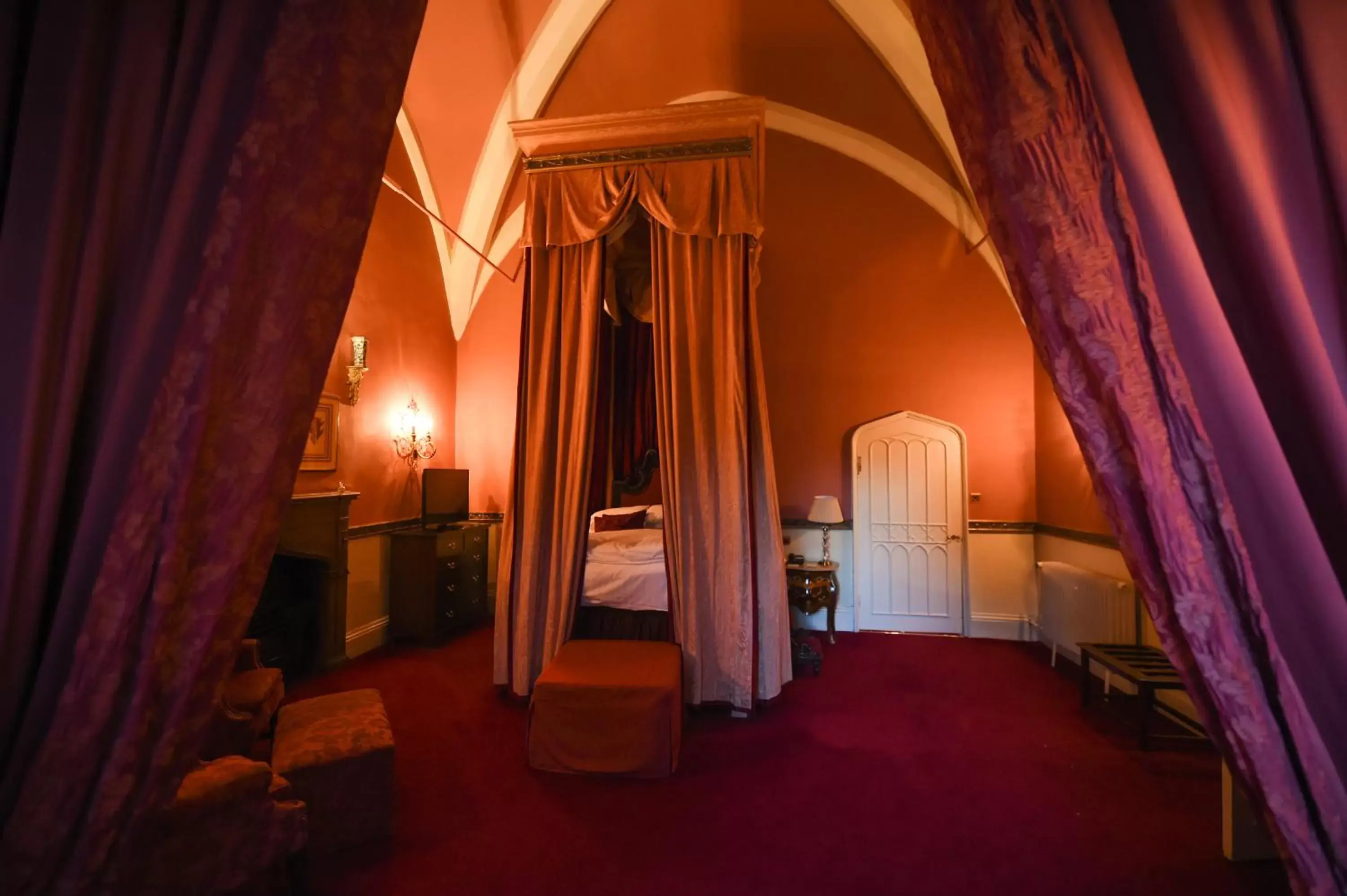 Bed in Lumley Castle Hotel