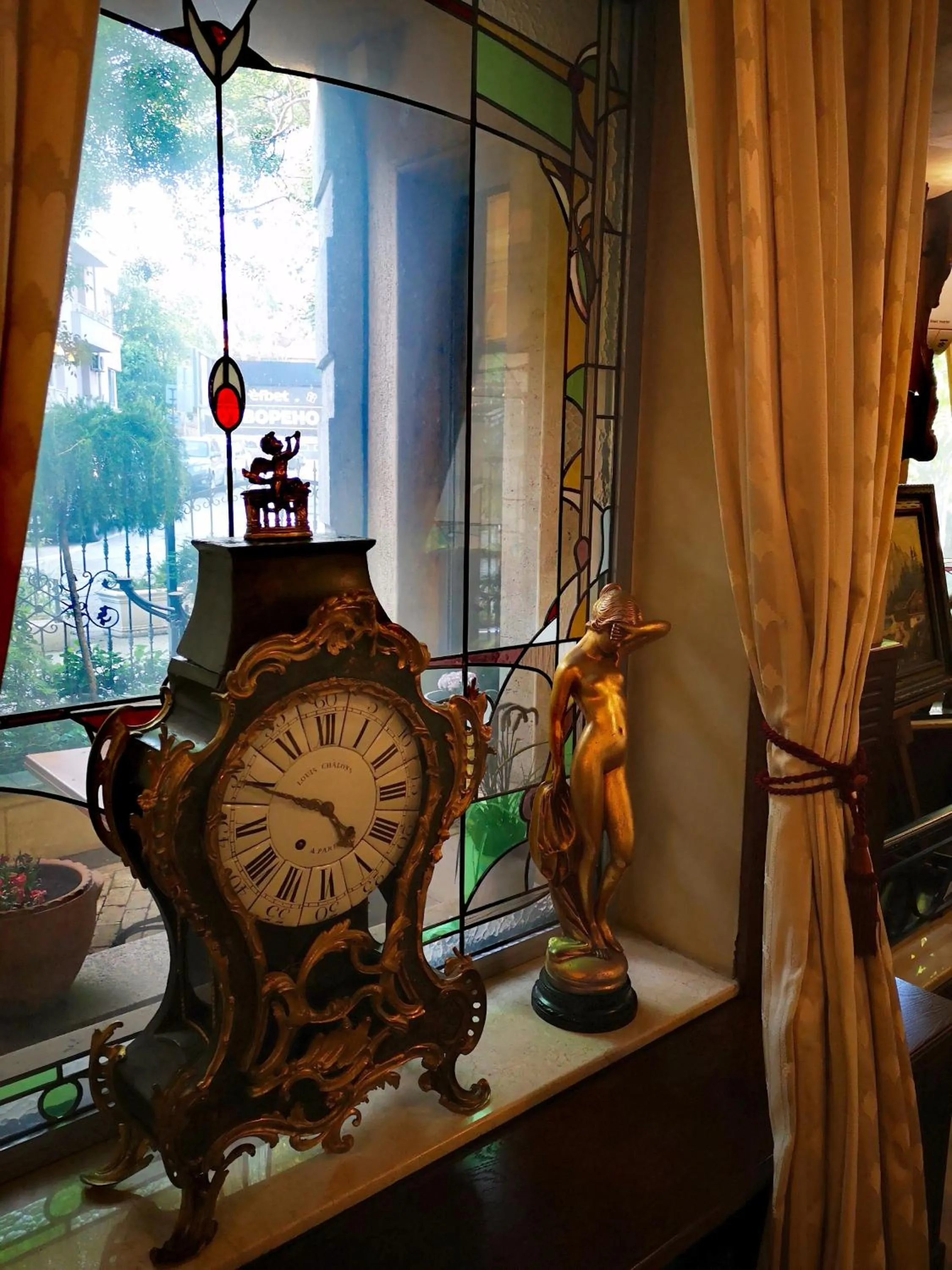 Lobby or reception in Meg-Lozenetz Hotel