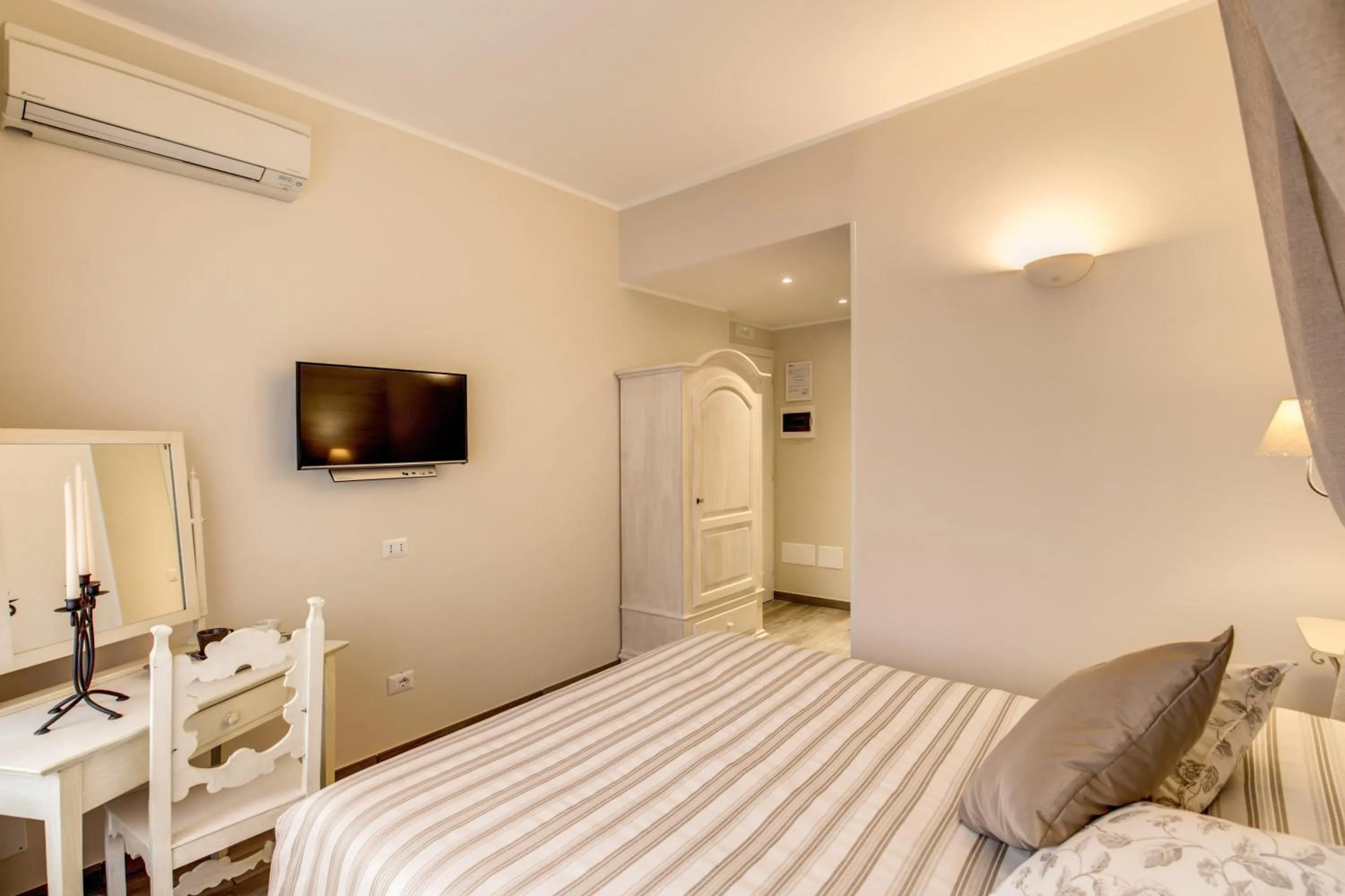 Bedroom, Bed in Casa Tua Vaticano Guest House