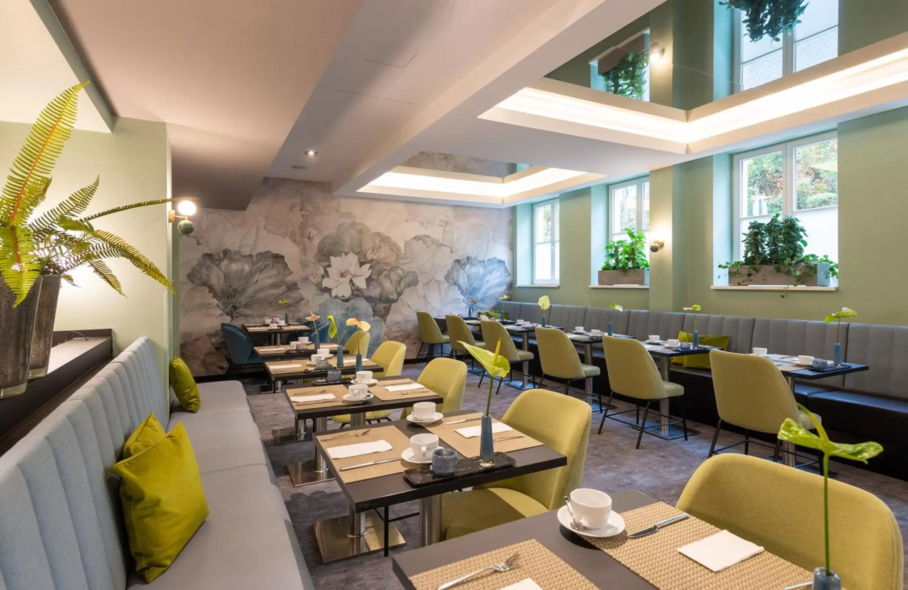Breakfast, Restaurant/Places to Eat in Leonardo Royal Hotel Berlin Alexanderplatz