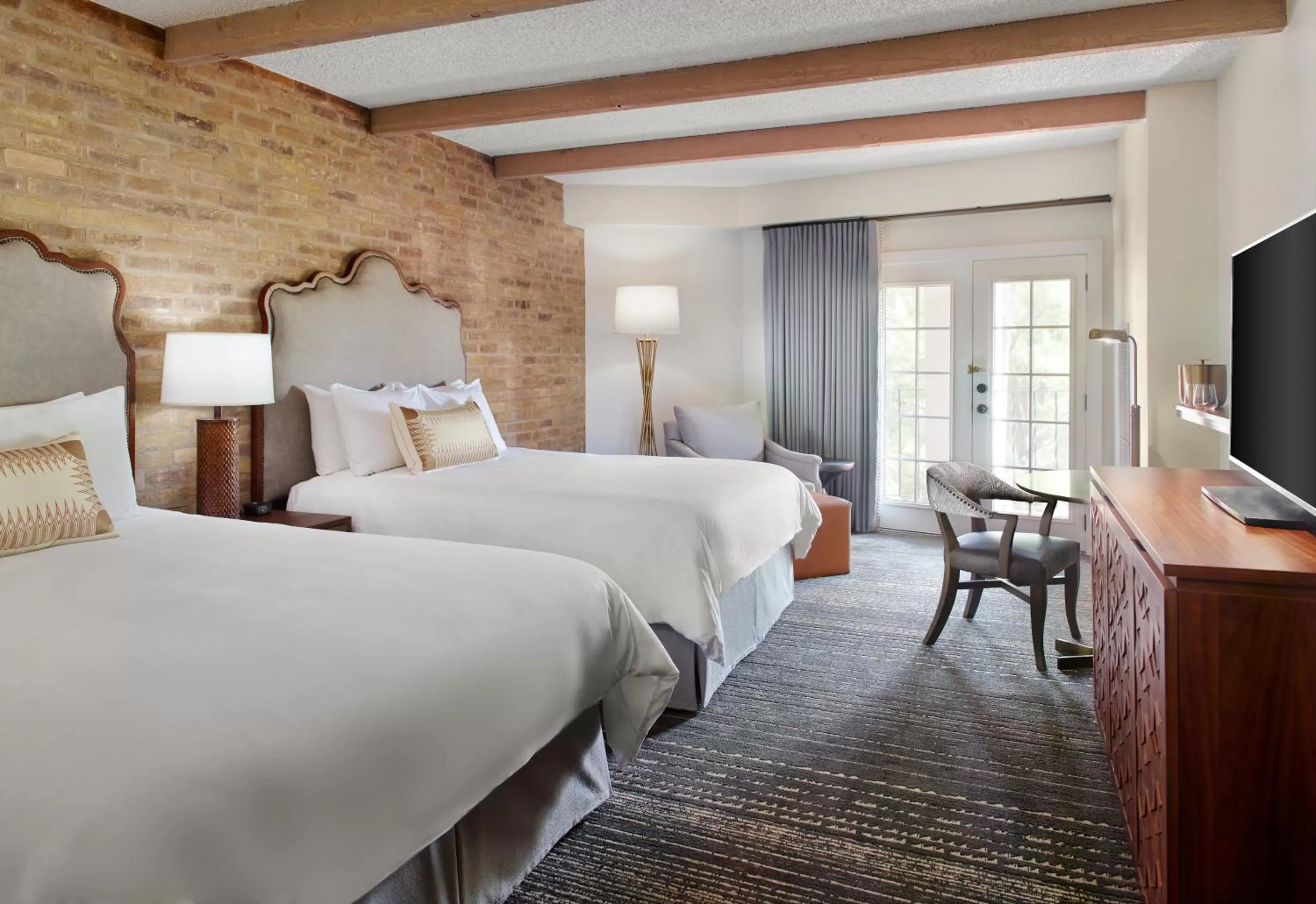 Accessible Deluxe Room with Roll in Shower 2 Queen Beds  in Omni La Mansion del Rio