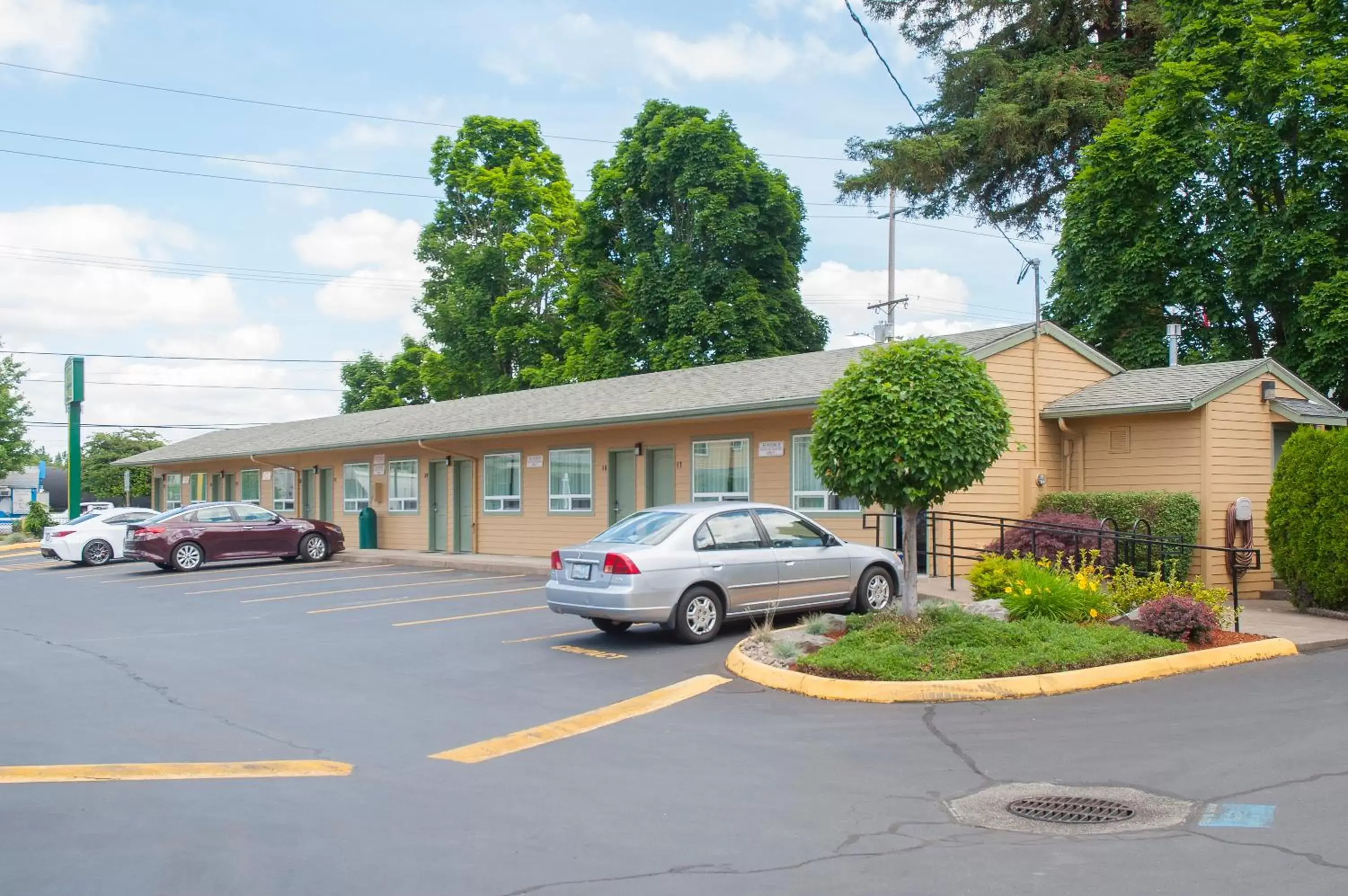 Property Building in Nordic Inn and Suites