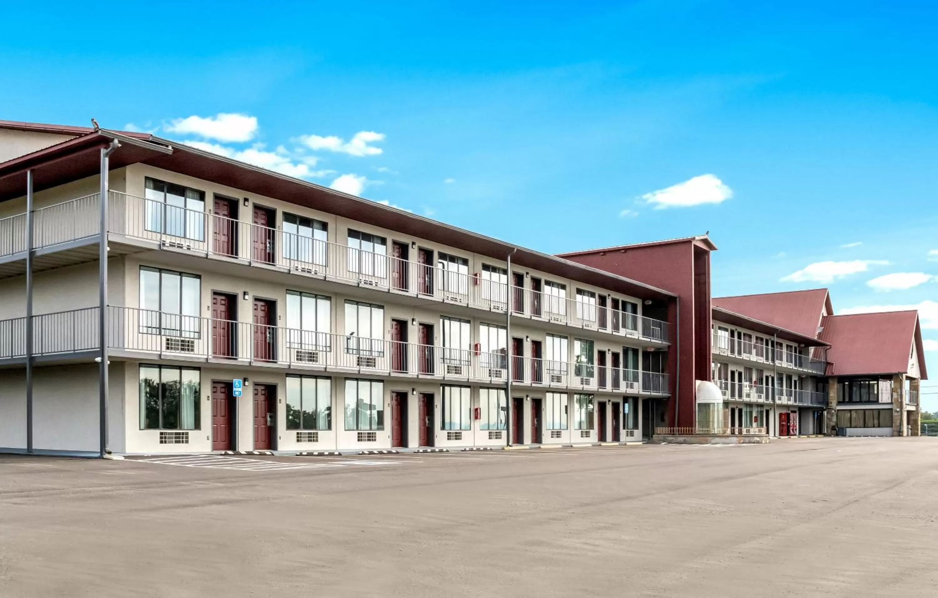 Property building in Red Roof Inn Dandridge